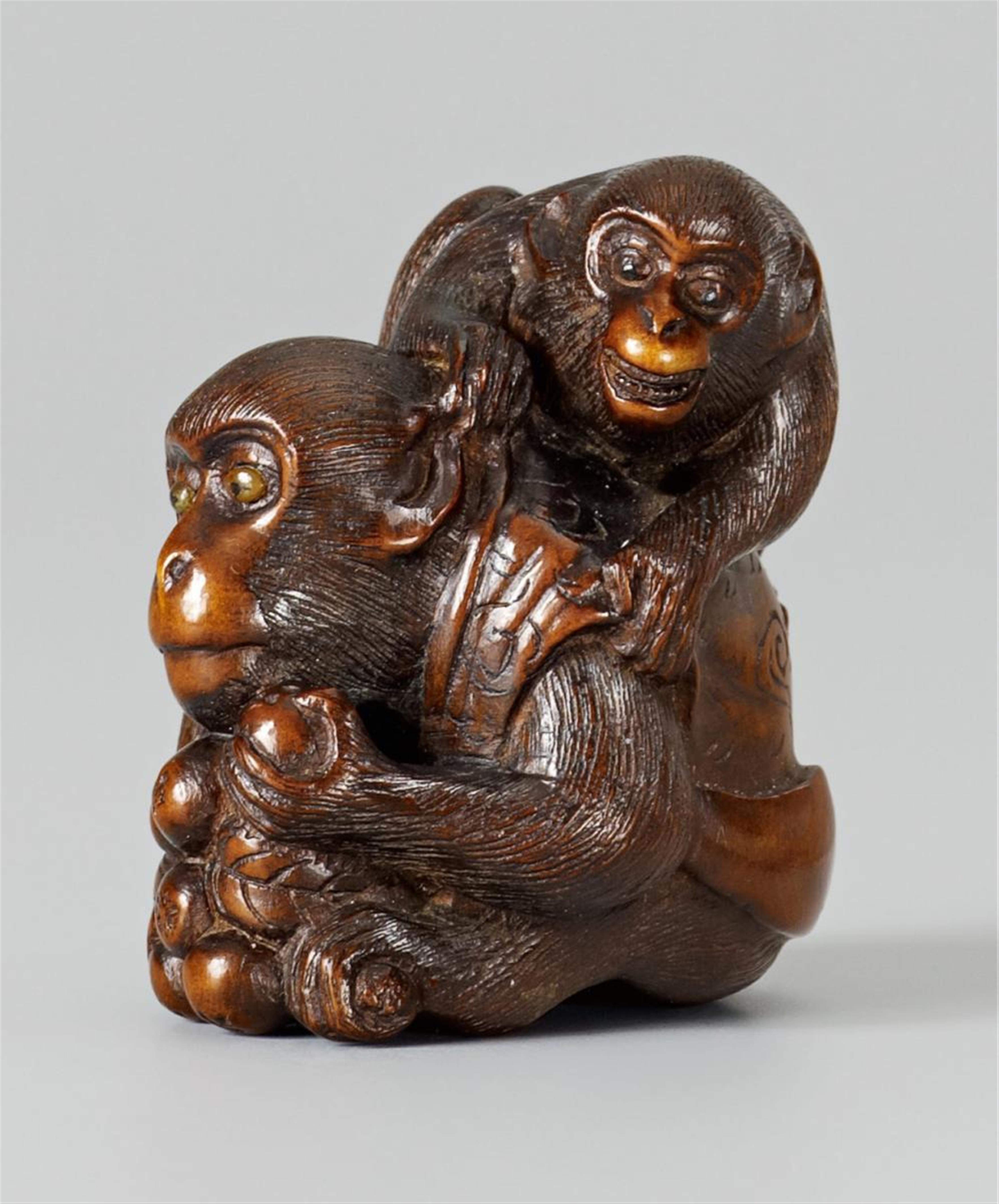 A boxwood netsuke of two monkeys and biwa. Second half 19th century - image-1