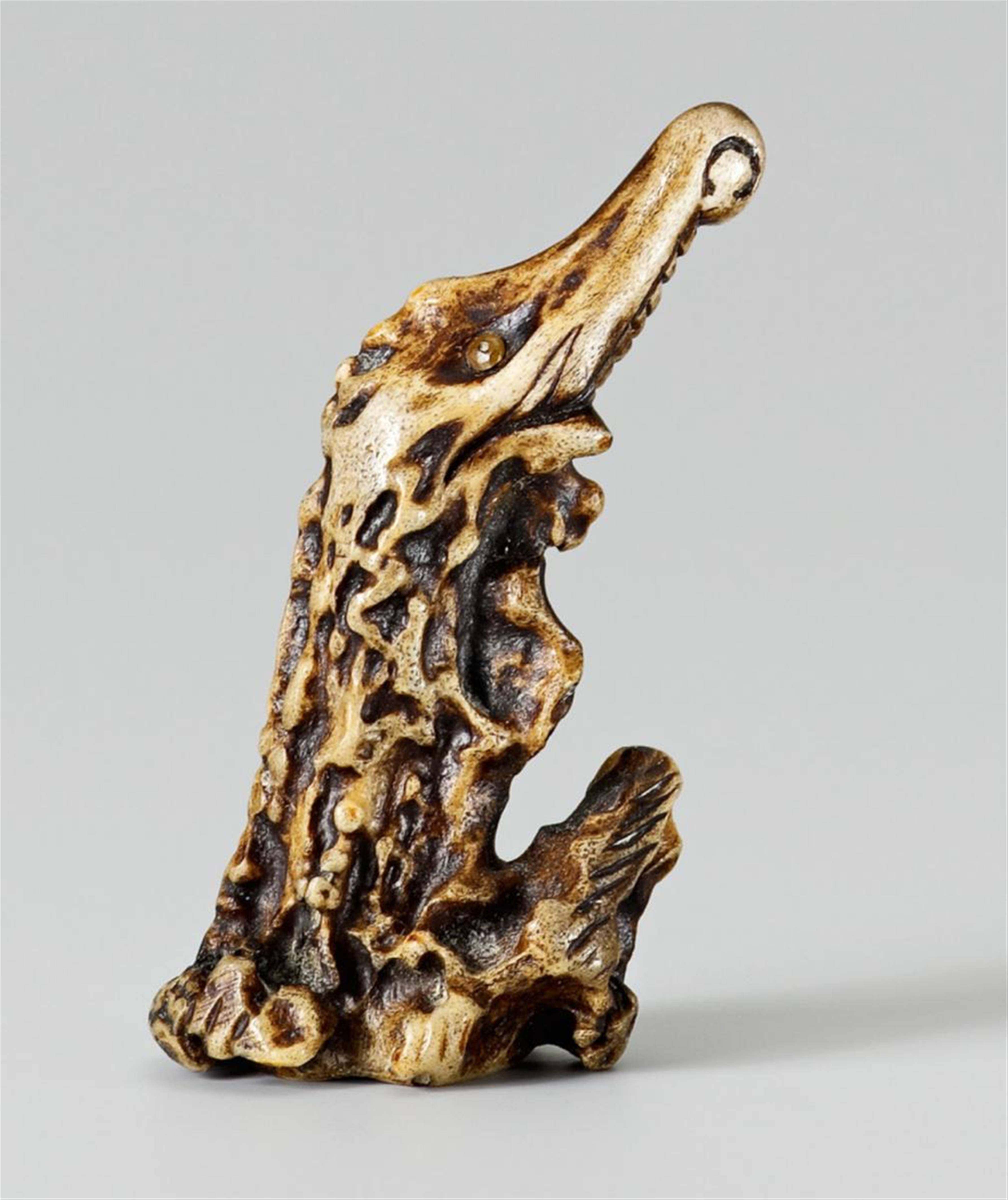 A stag antler netsuke of a baku. Probably 20th century - image-1