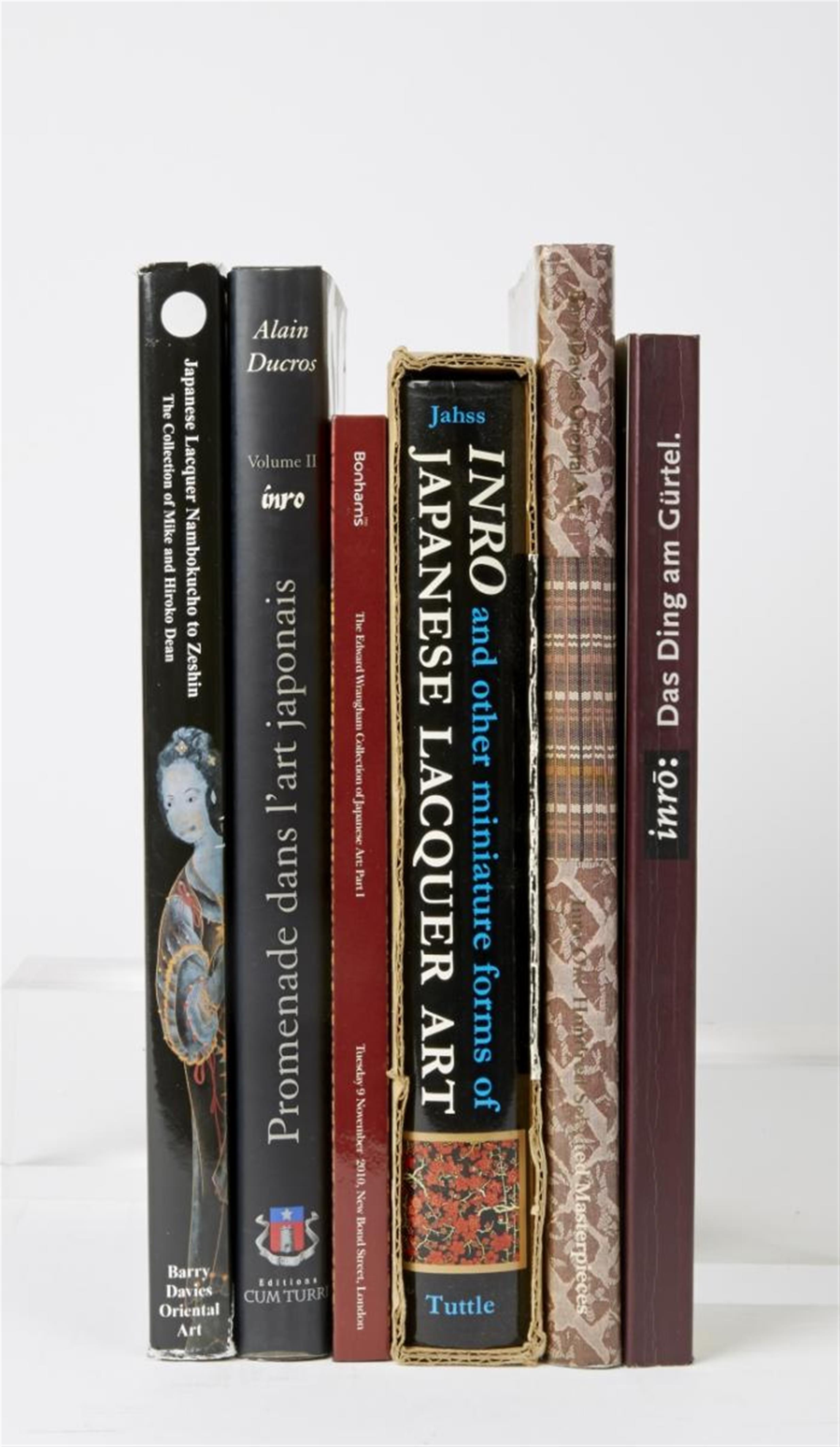 Six reference books on lacquer and inrô - image-1