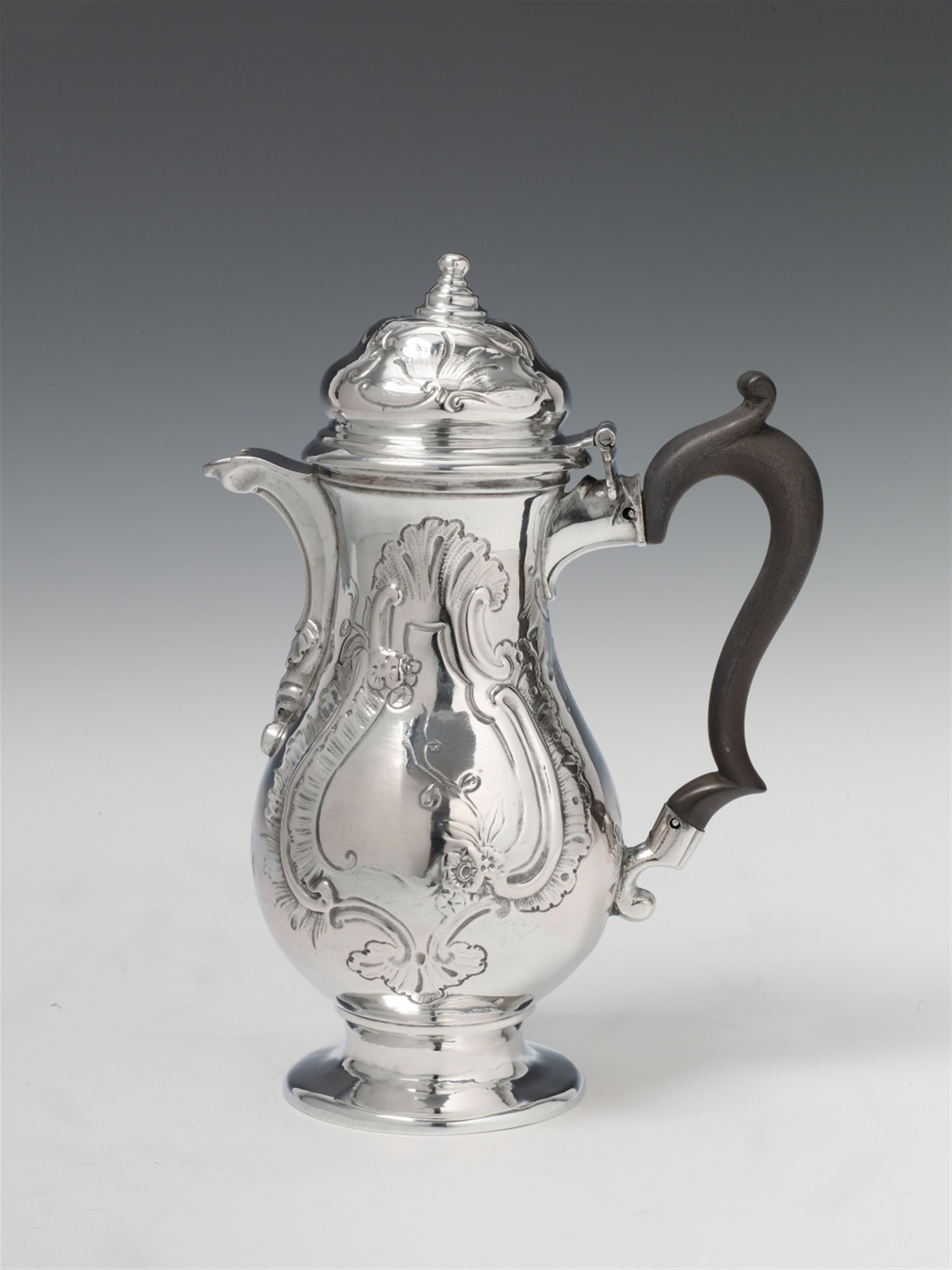 A small Berlin silver rococo jug. Marks of Jacob Albrecht Küsel, ca. 1763 - 70. - image-1