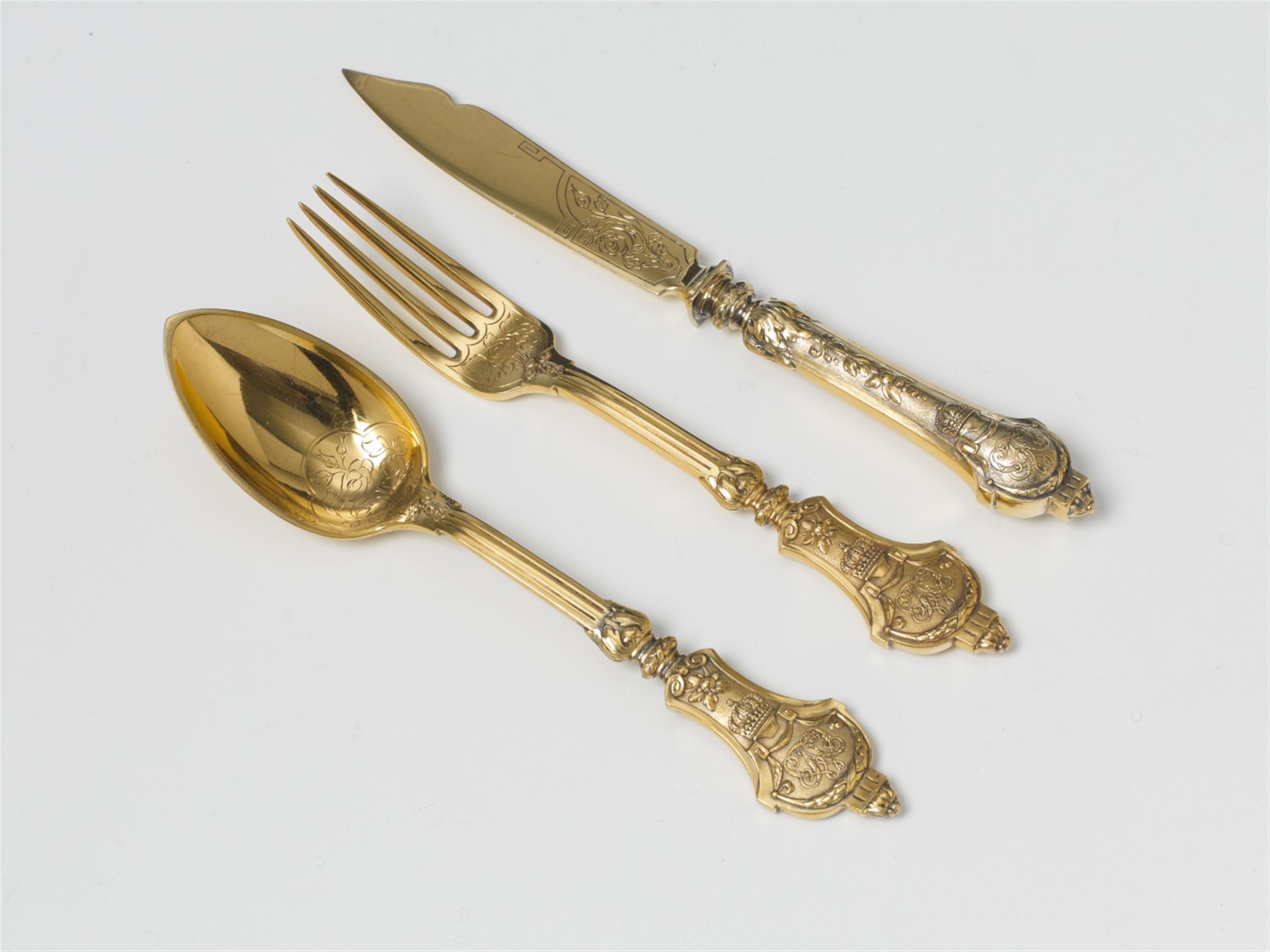 A set of Berlin silver gilt dessert cutlery made for Crown Prince Friedrich Wilhelm and Cecilie of Prussia. The knife blades of silver. Crowned monograms to the terminals. Marks of court goldsmiths Sy & Wagner. - image-1
