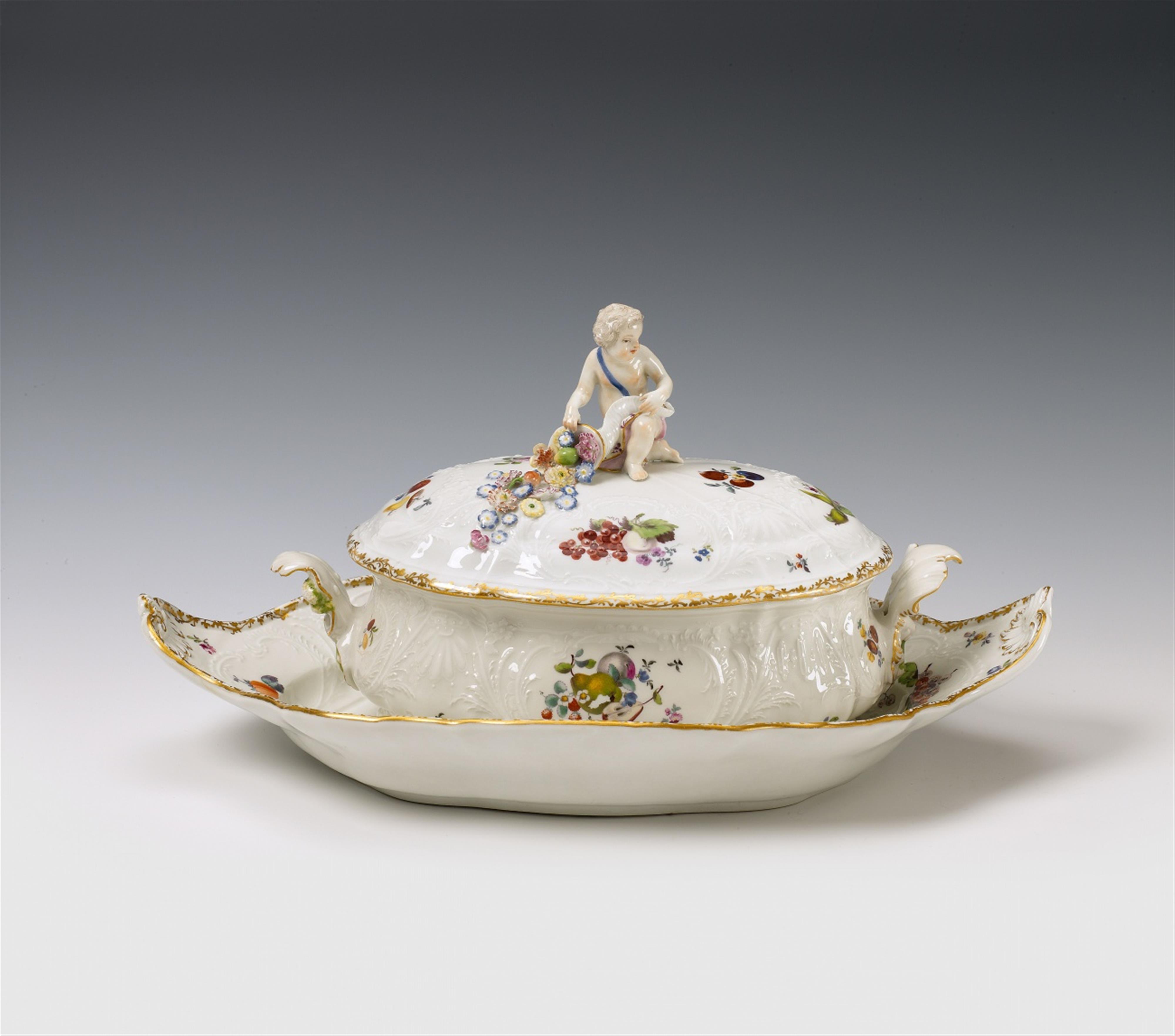 A small Meissen porcelain tureen made for Frederick II. - image-1