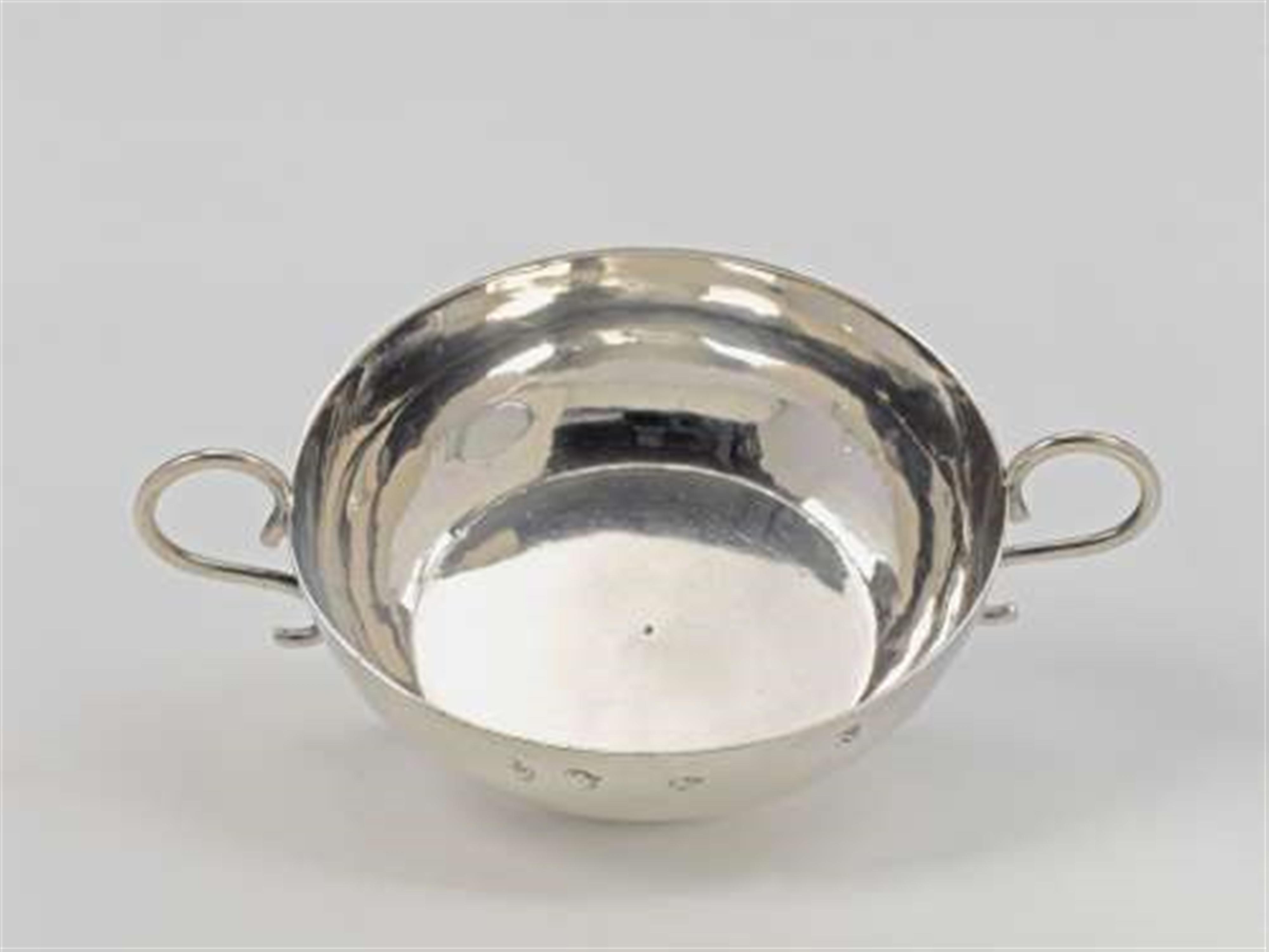 A Commonwealth London silver sweetmeat dish. Unidentified Maker's mark "WH", 1655/56. - image-2