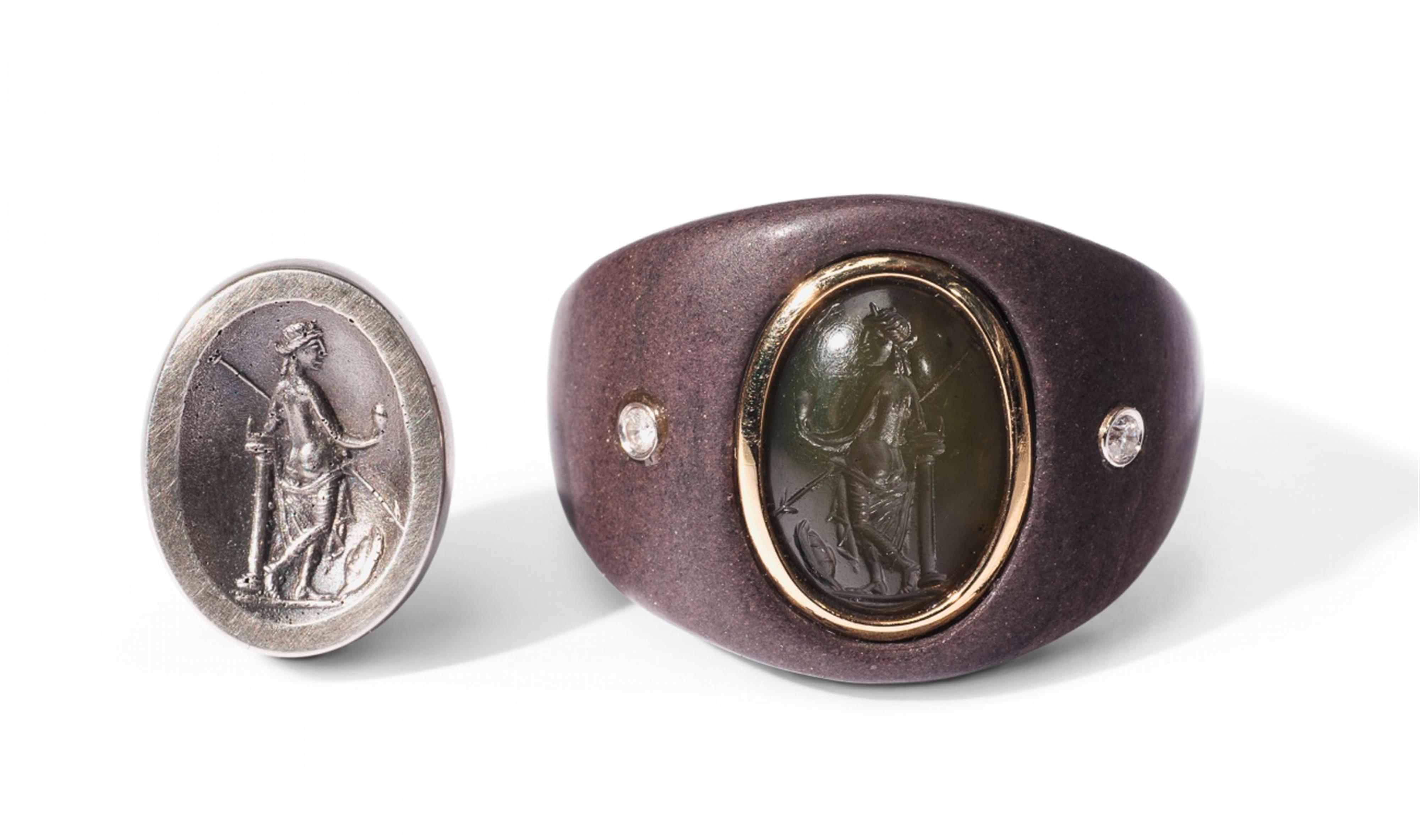 A modern gold ring with an ancient Roman intaglio. - image-1