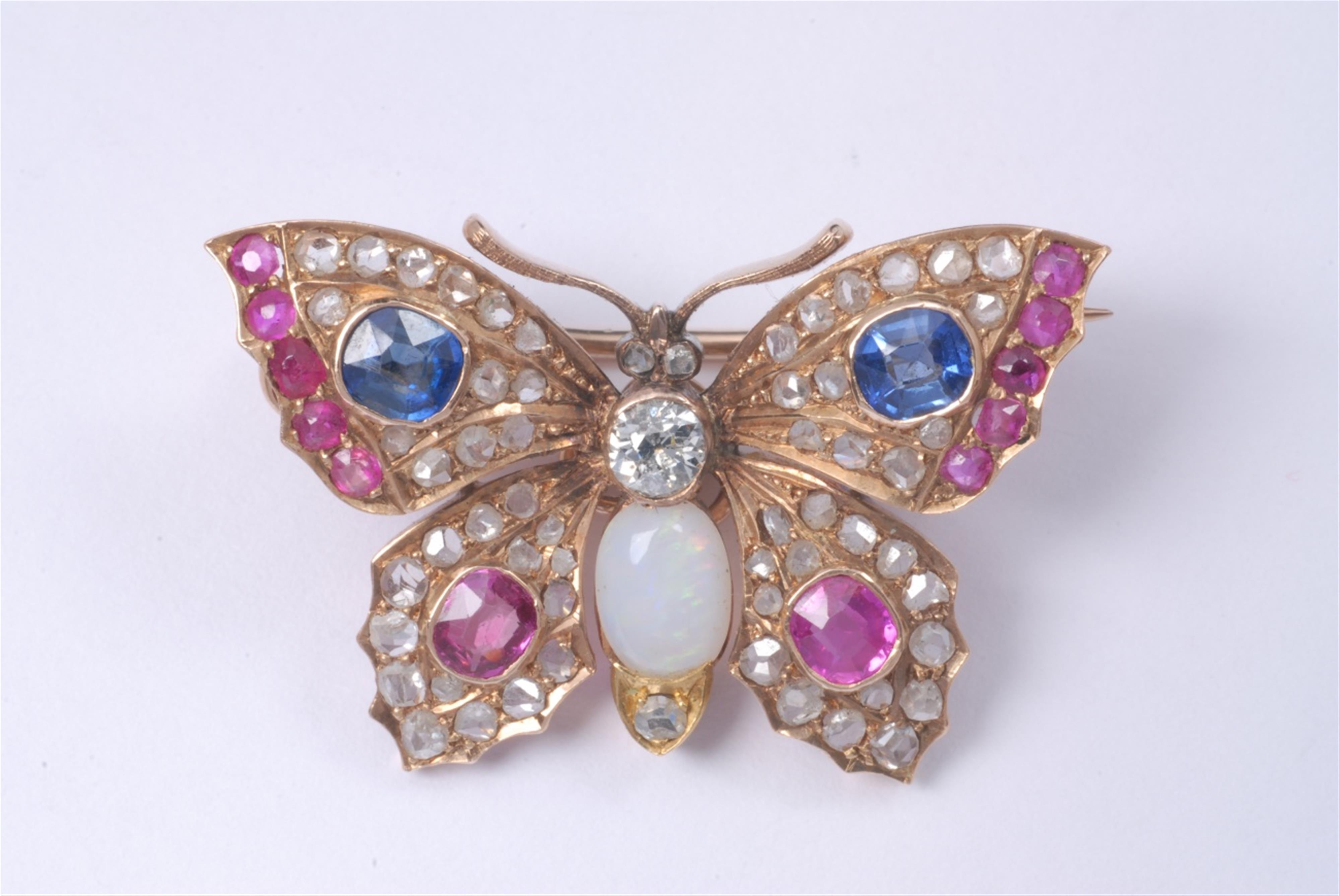 An English 14k red gold Victorian butterfly brooch - image-1