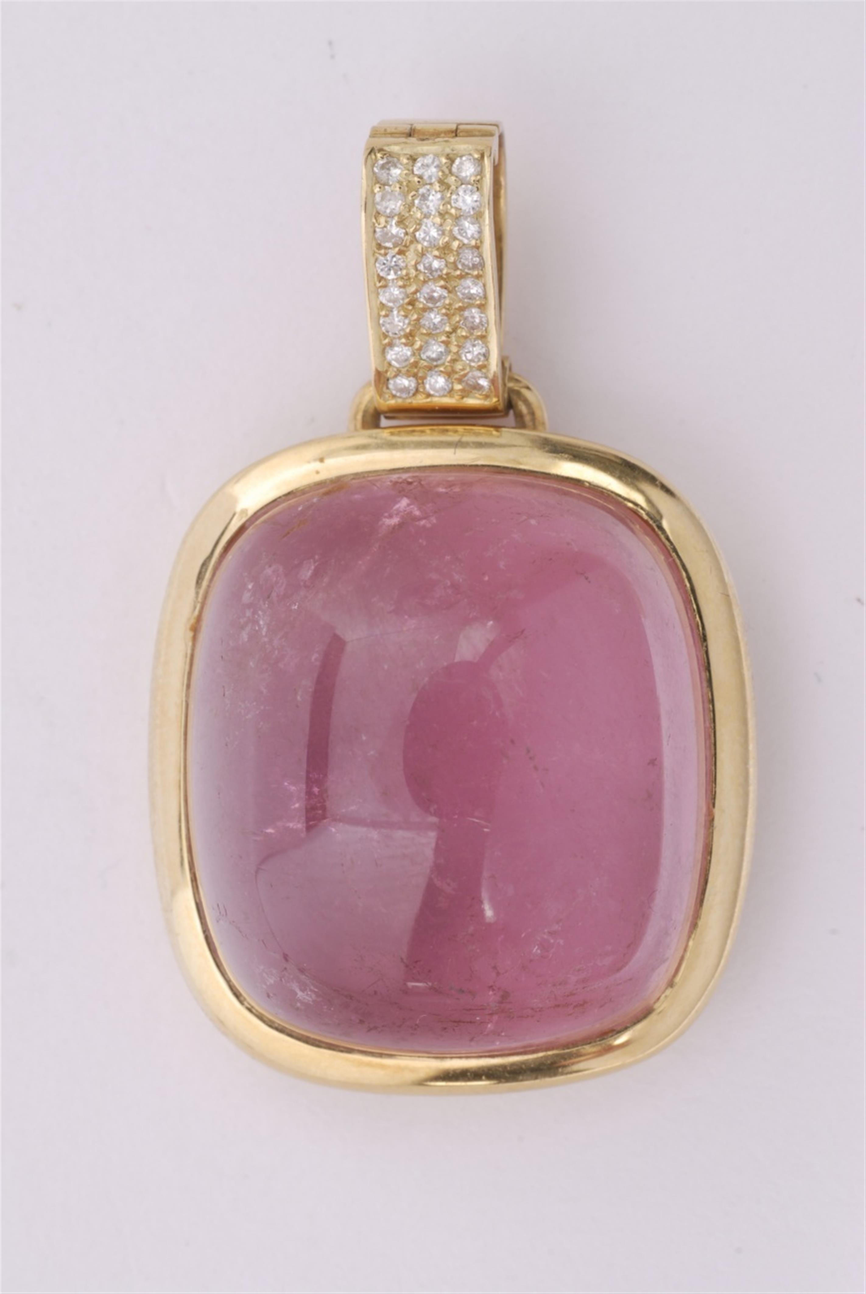 An 18k gold and tourmaline pendant - image-1