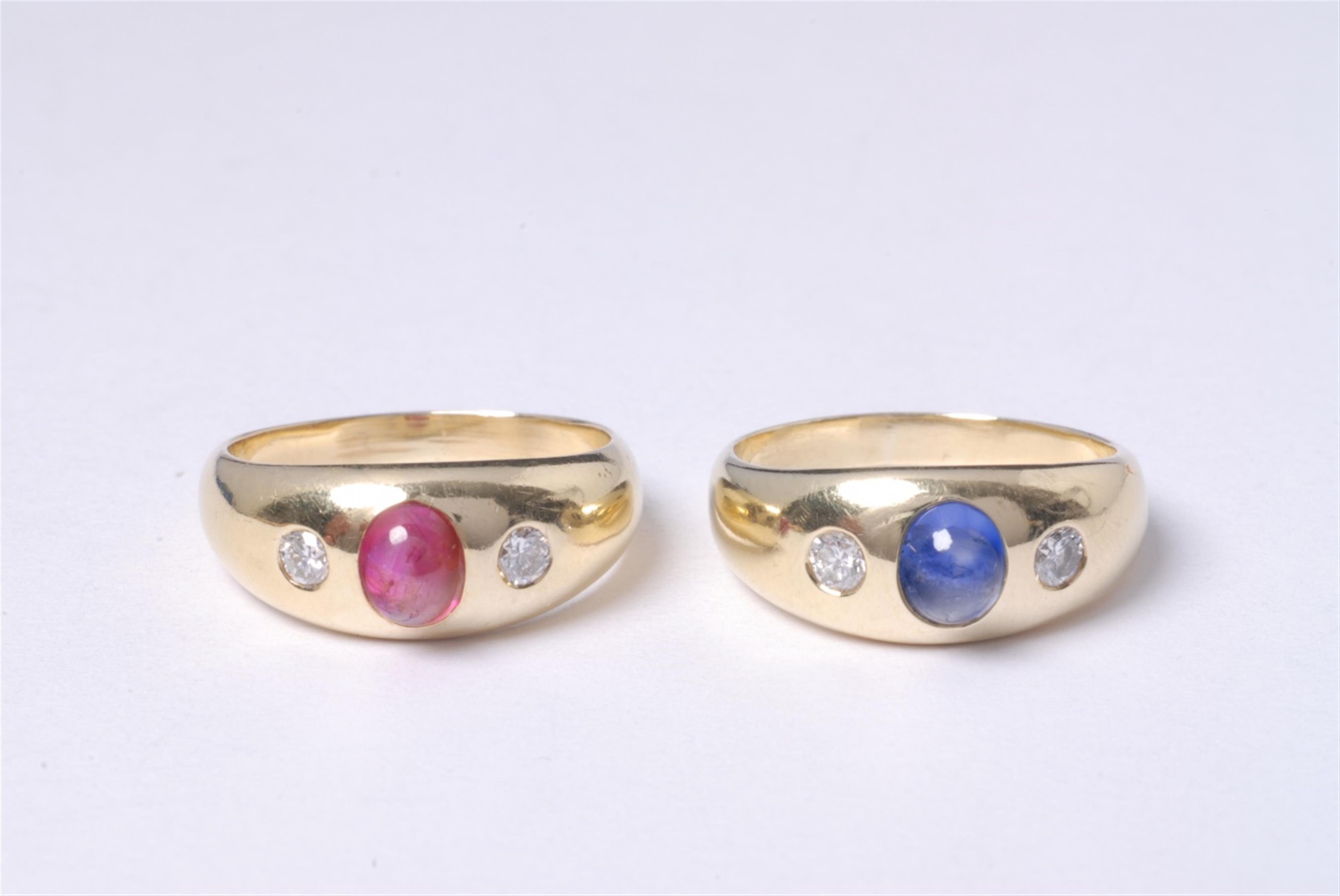 Two gold rings - image-1