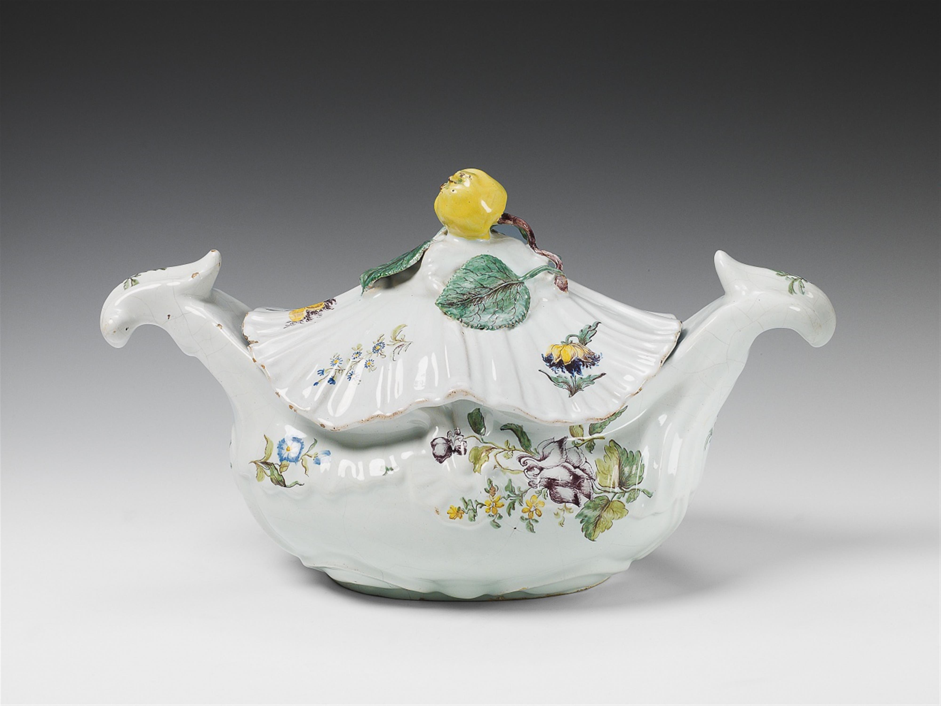 A Nuremberg faience covered tureen with floral "grand feu" decor. - image-1