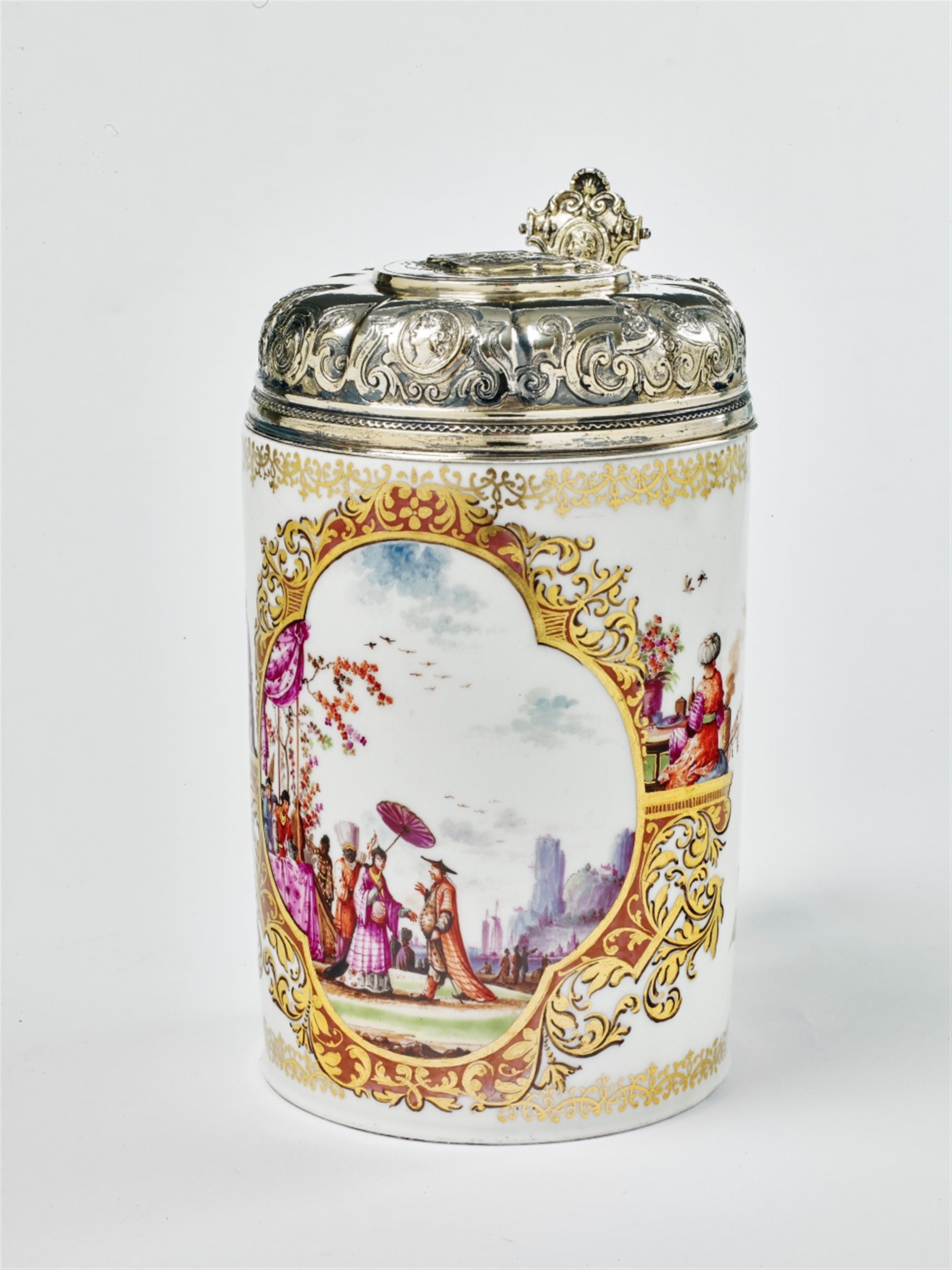 An opulent vermeil mounted Meissen porcelain tankard. - image-6