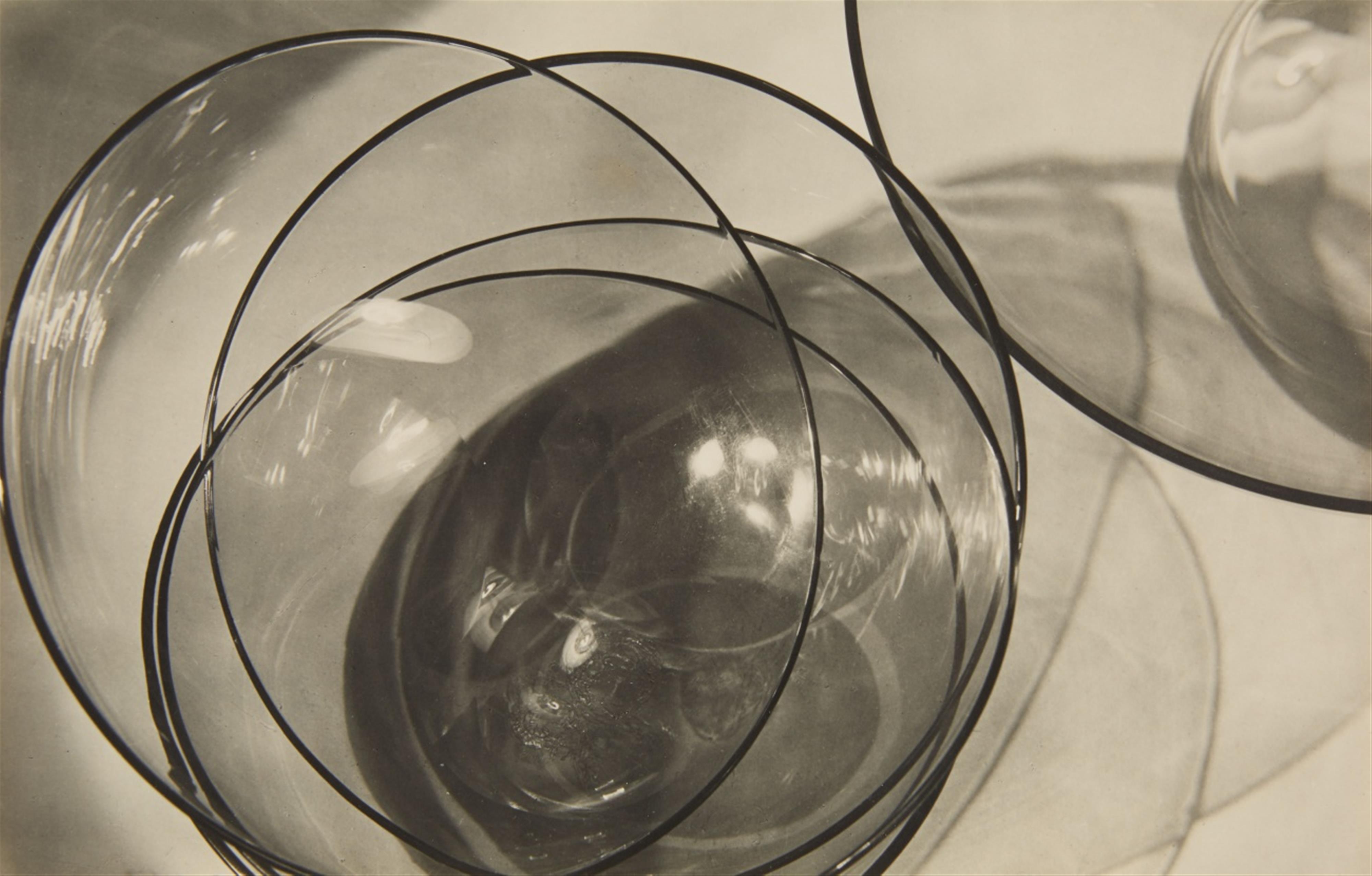 Max Baur - Rauchglasschalen, Wilhelm Wagenfeld [Smoked glass bowls, Wilhelm Wagenfeld] - image-1