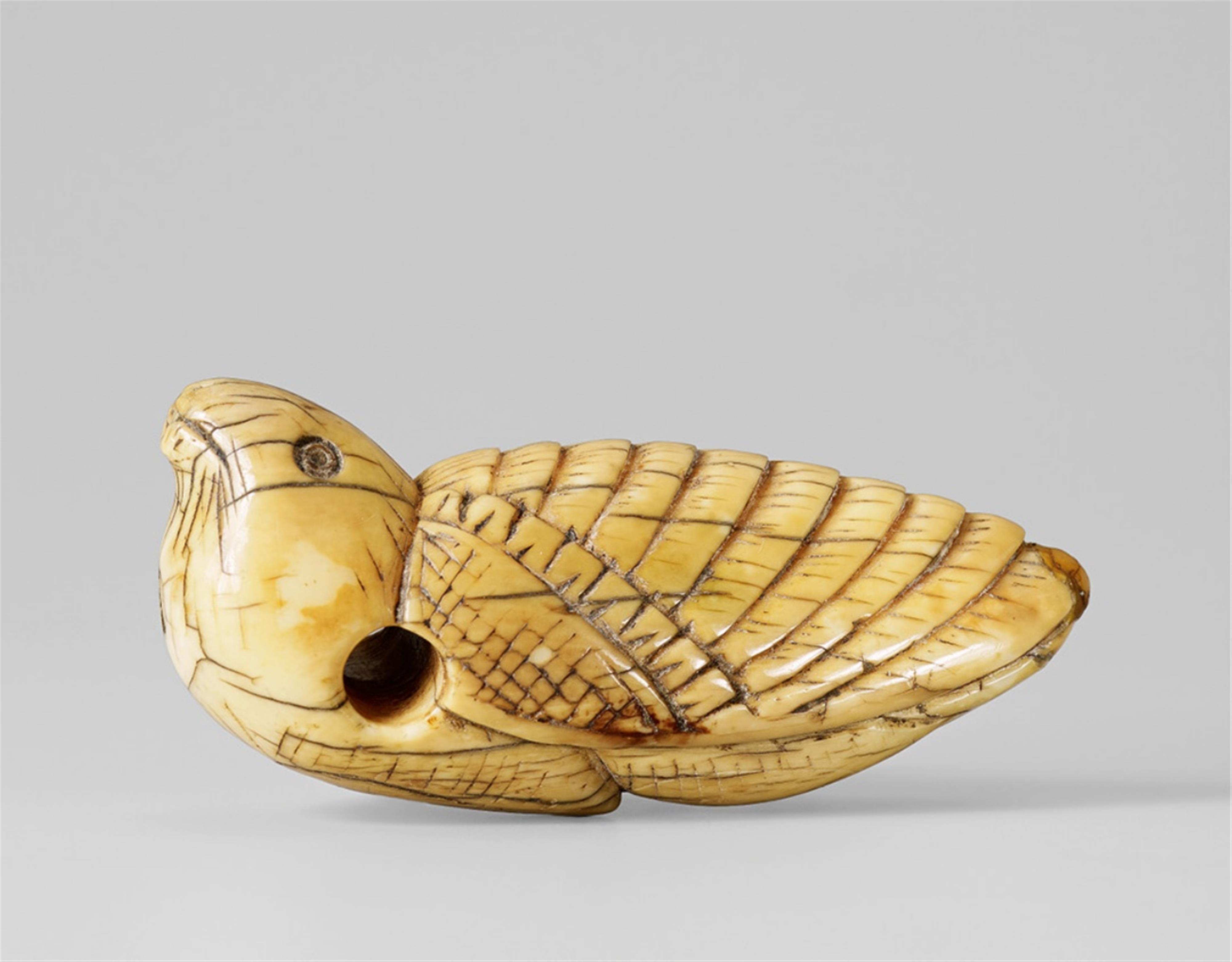 A Chinese ivory toggle of a stylized bird, possibly an eagle. 17th/18th century - image-1