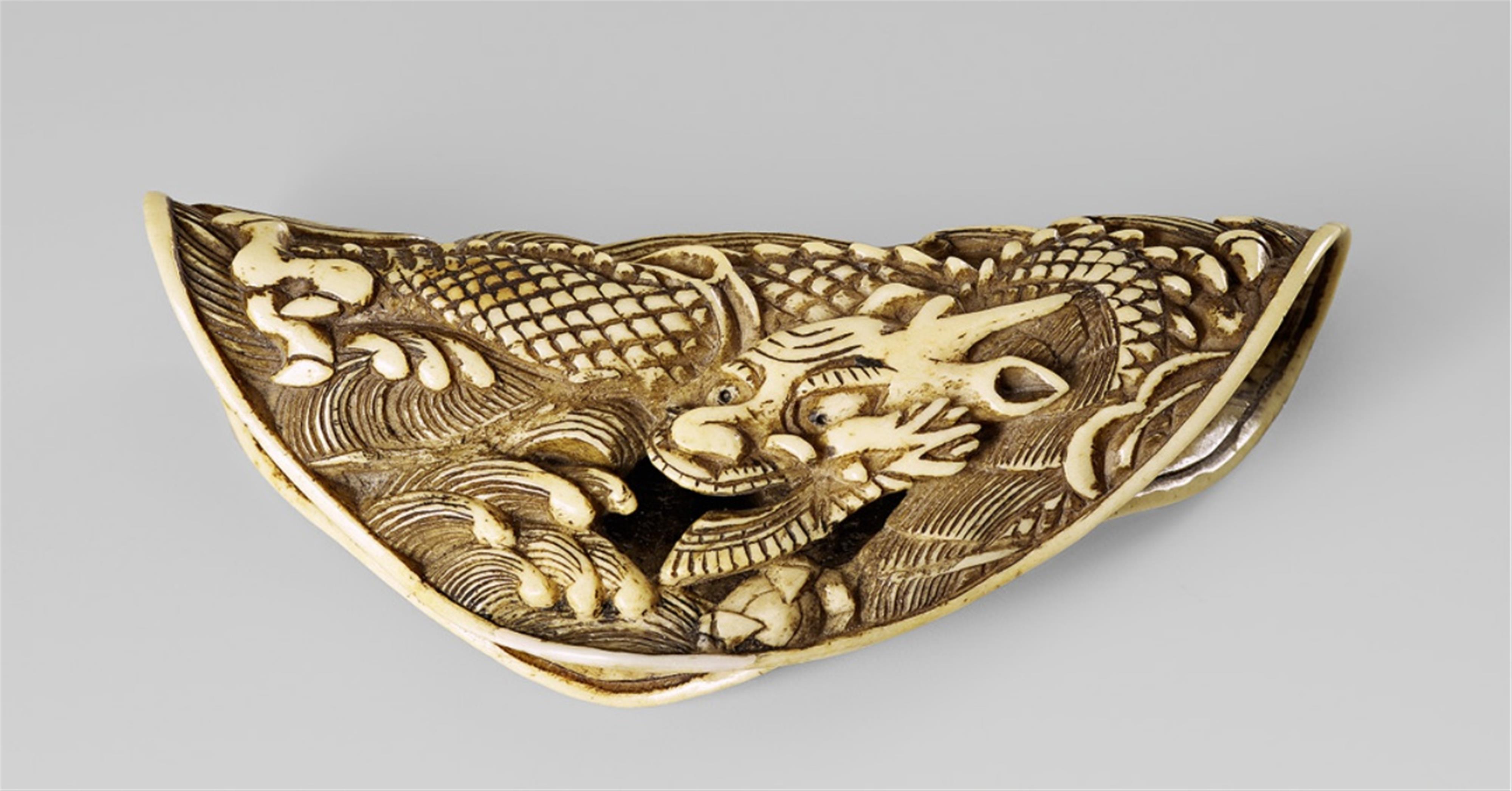 A stag antler netsuke of a dragon. Late 19th century - image-1