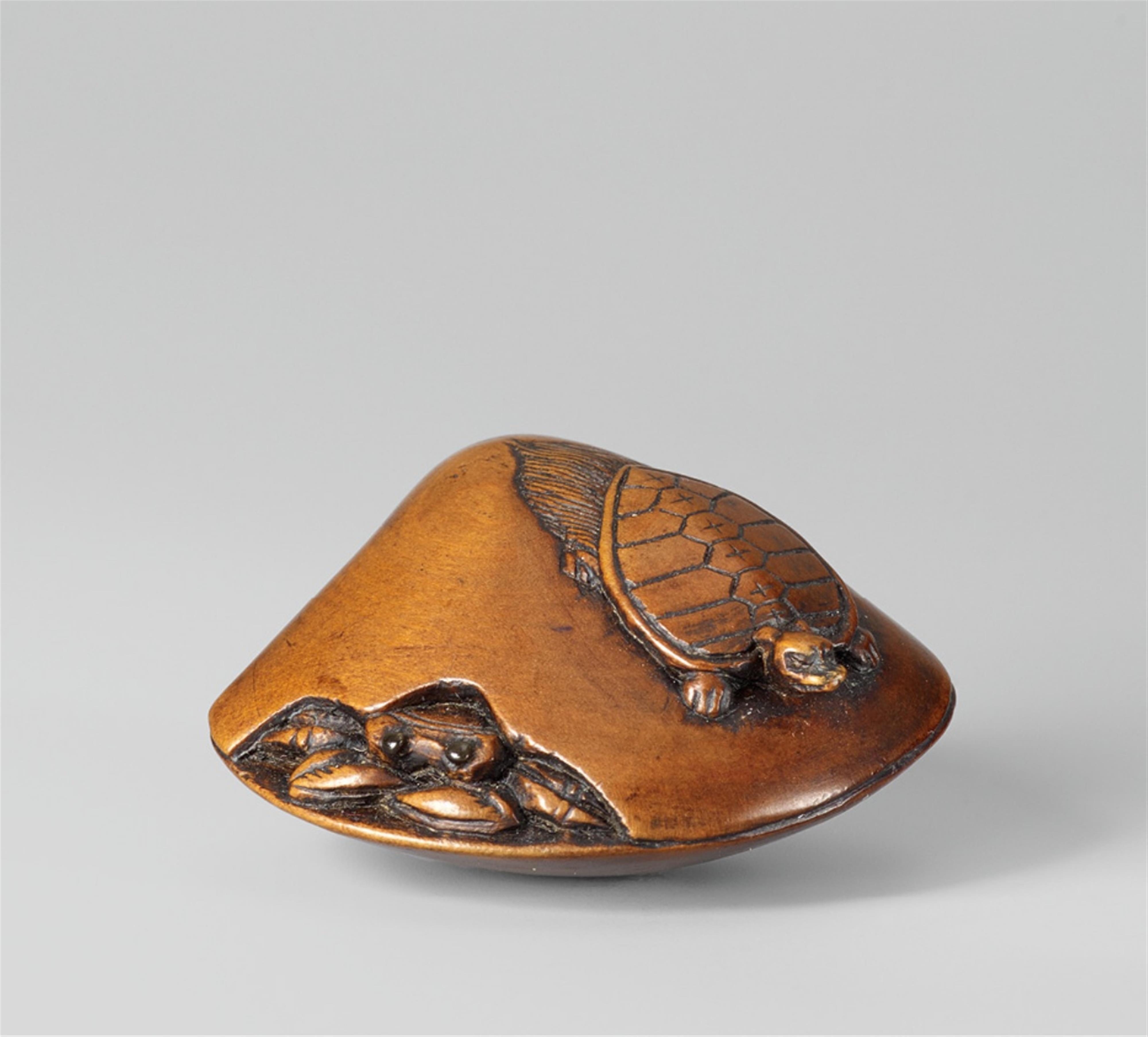 A boxwood netsuke of a minogame on a clam, by Masakata. 19th century - image-1