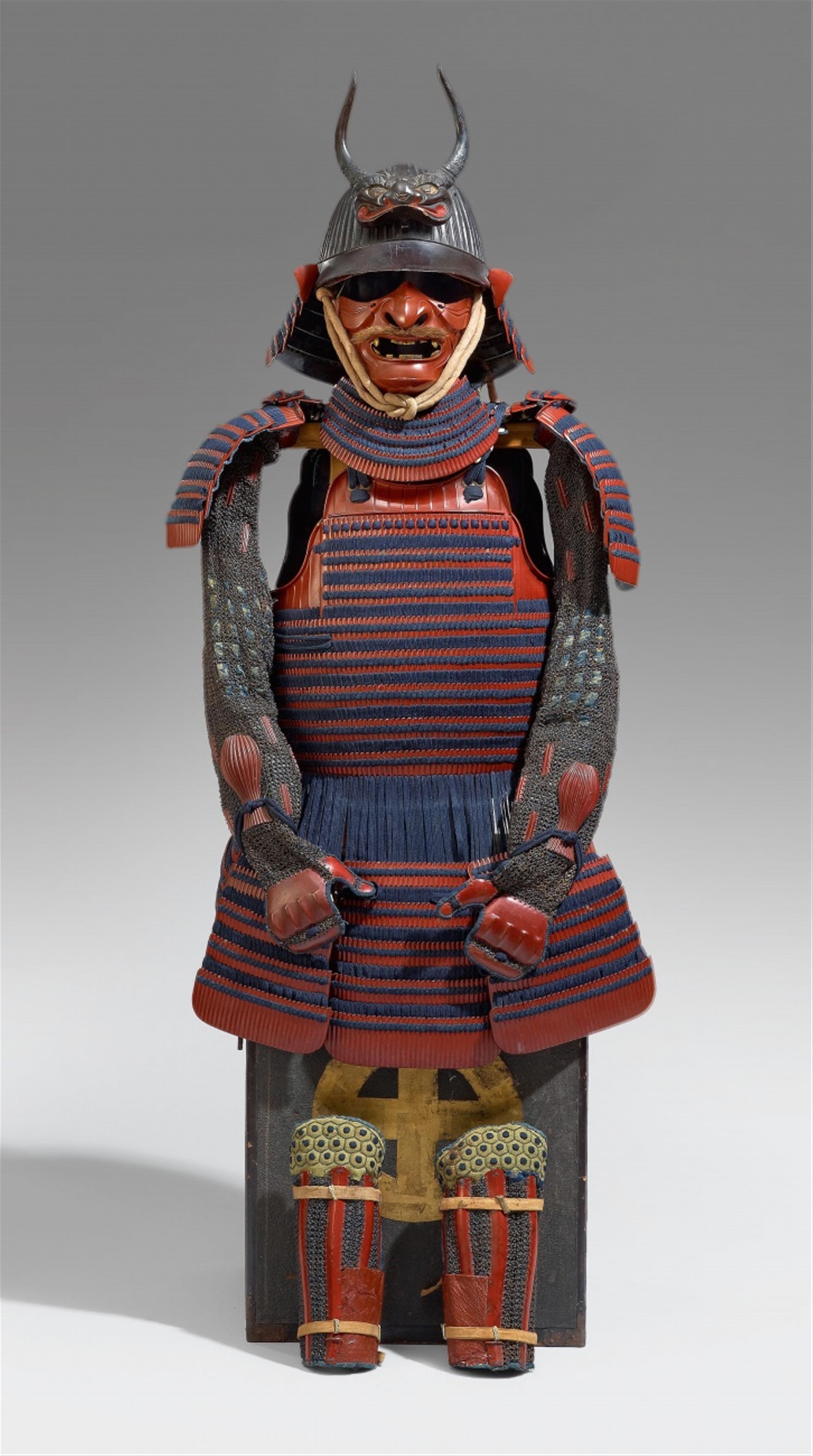 Red lacquered armour. Nimai-do Gusoku 18th/19th century - image-1