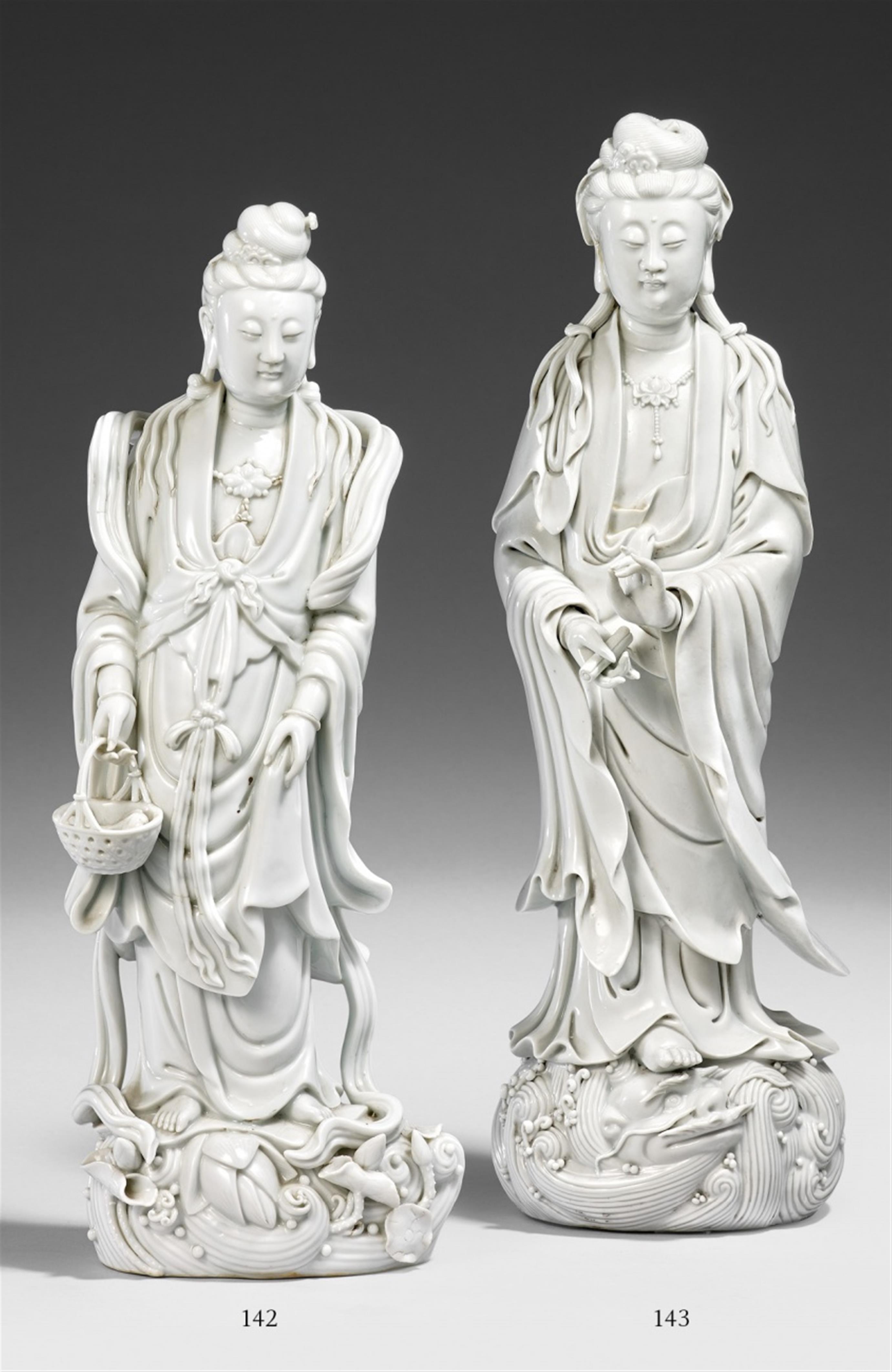 Blanc de chine-Figur einer Guanyin. 18. Jh. - image-1