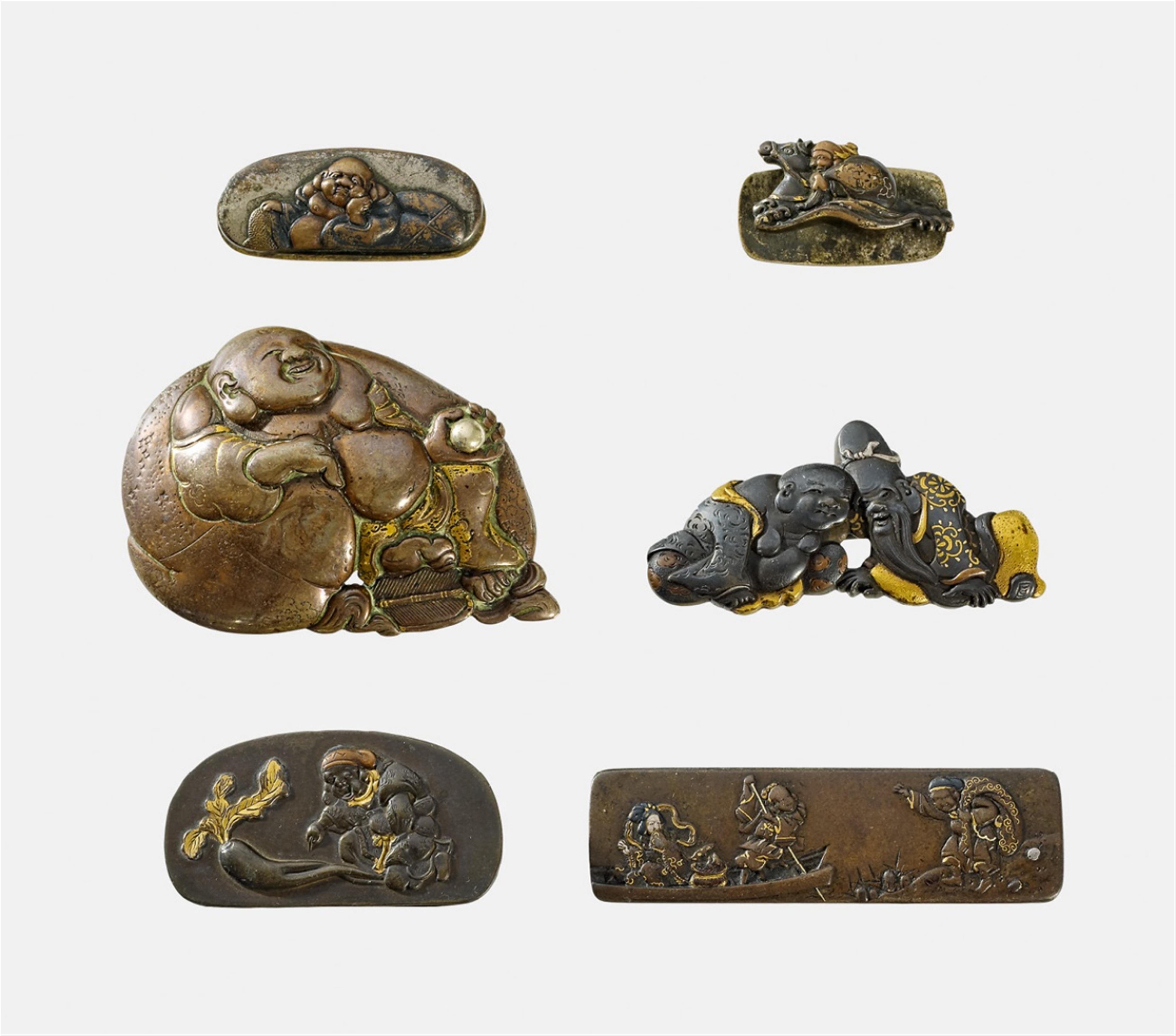 Sechs Beschläge (kanamono) meist mit Gegenplatte. Kupferlegierungen mit Einlagen aus Gold. 19. Jh. - image-1