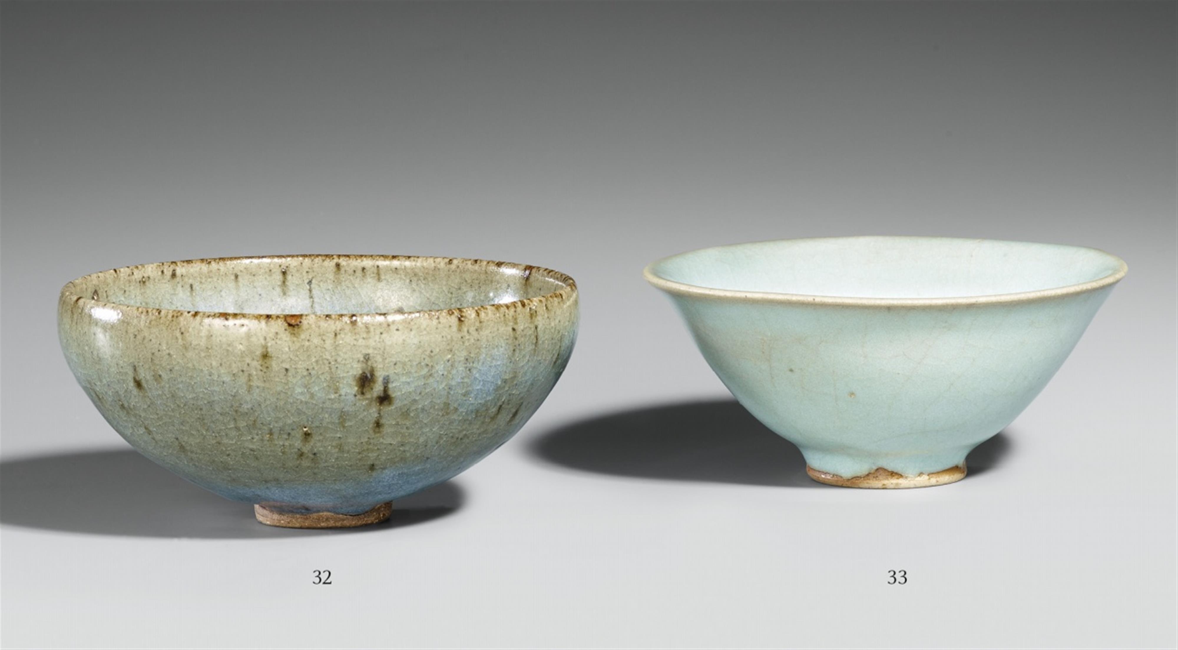 A lavenderblue-glazed Junyao bowl. Song dynasty (960 - 1279) - image-1