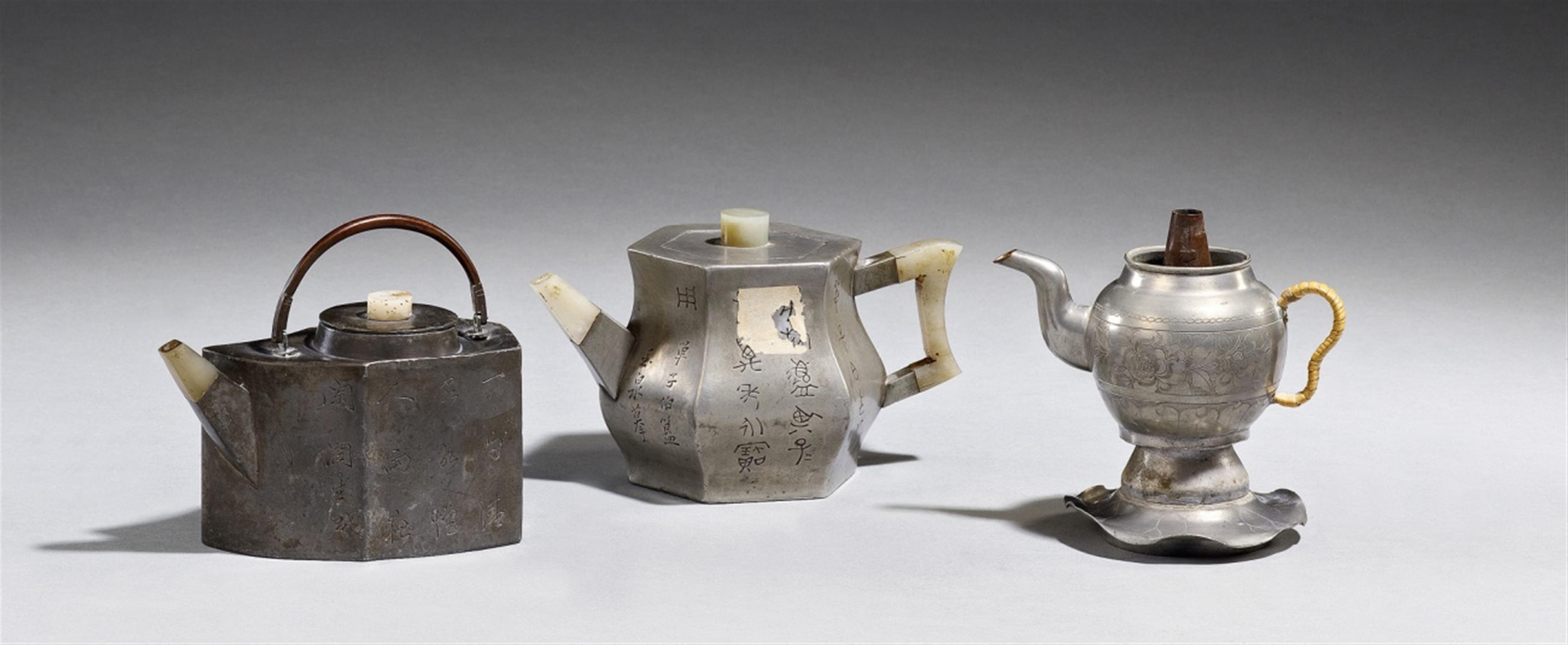 A group of three paktong teapots. Around 1900 - image-2