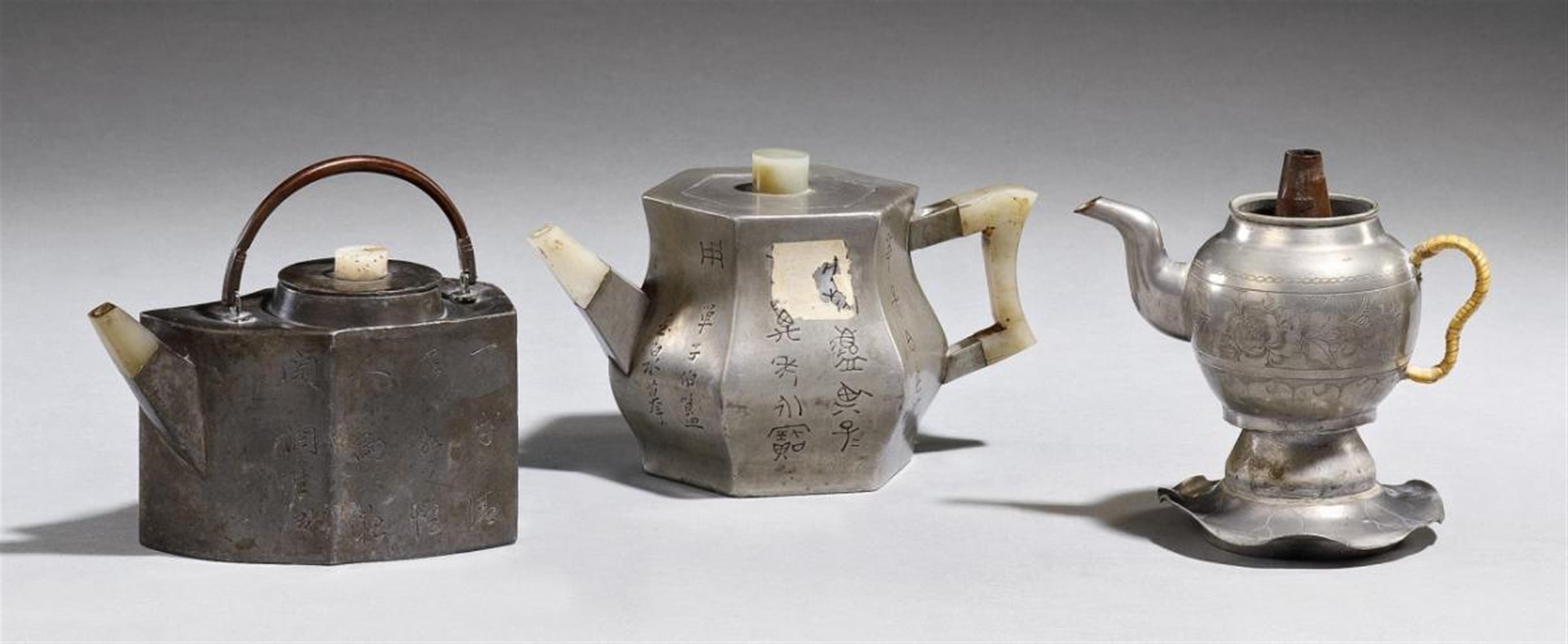 A group of three paktong teapots. Around 1900 - image-1