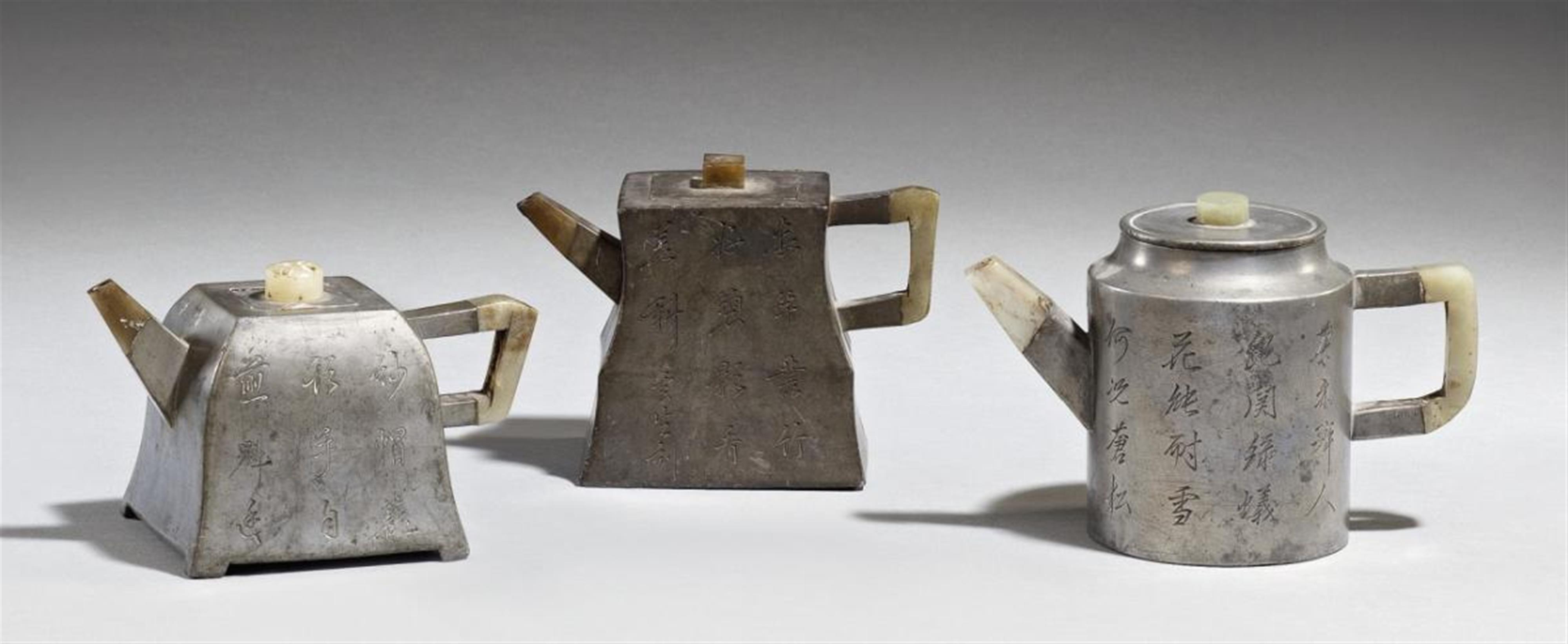 A group of three paktong teapots. Around 1900 - image-1