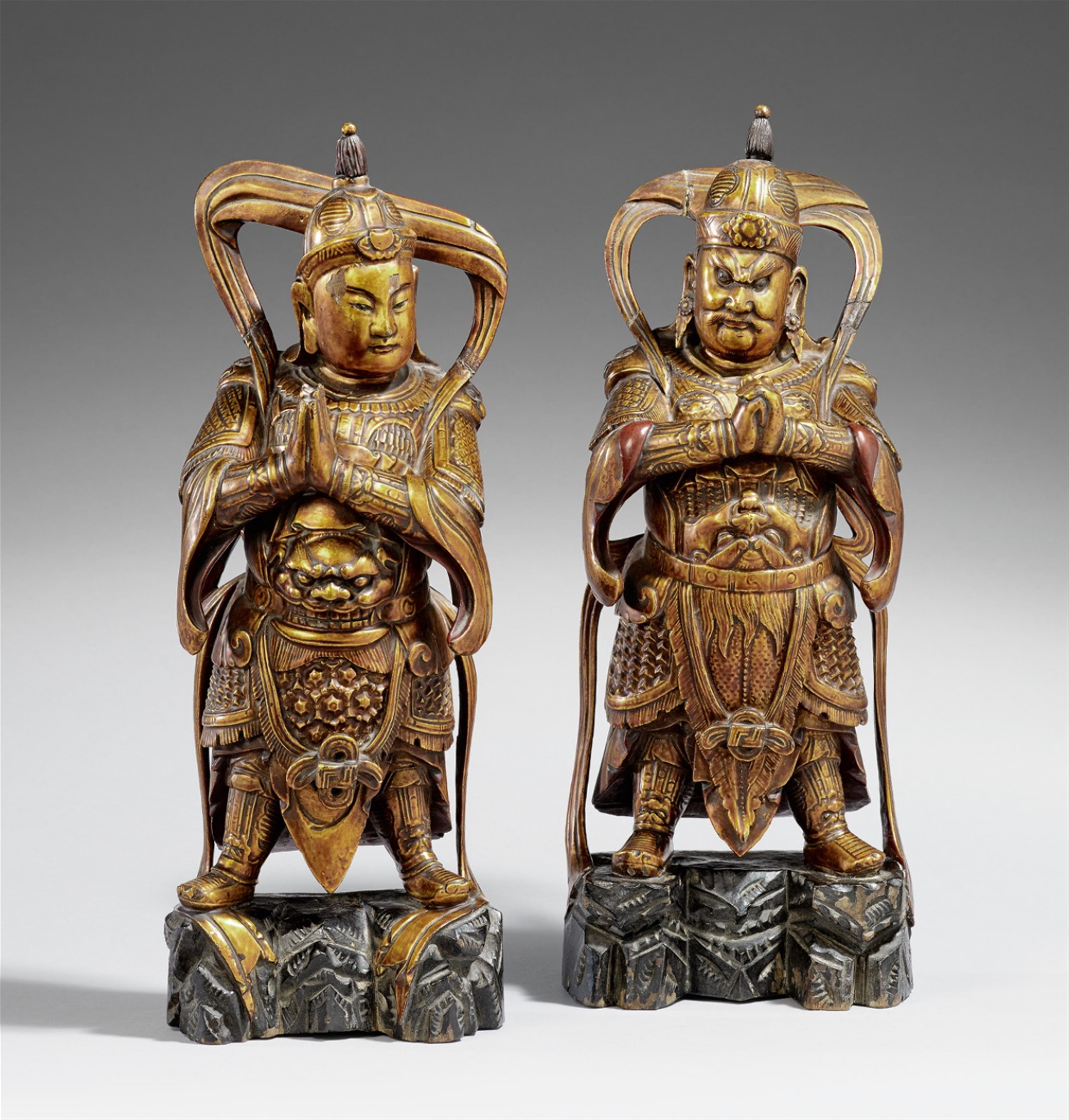 Two lacquered and gilded wood figures of guardian gods. 19th century - image-1