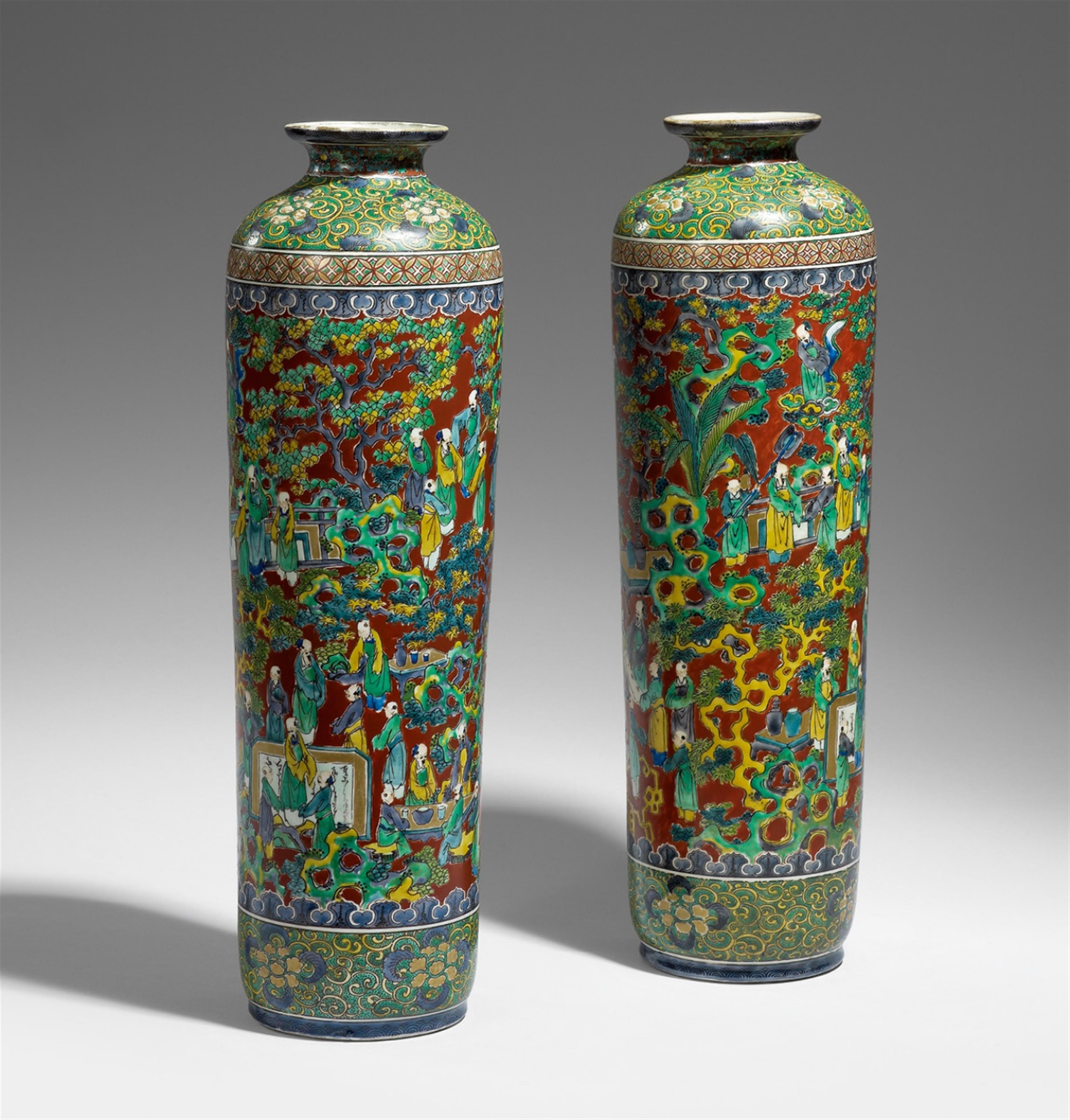 Paar große, schlanke Vasen im Stil von Mokubei. Kutani. 19. Jh. - image-1