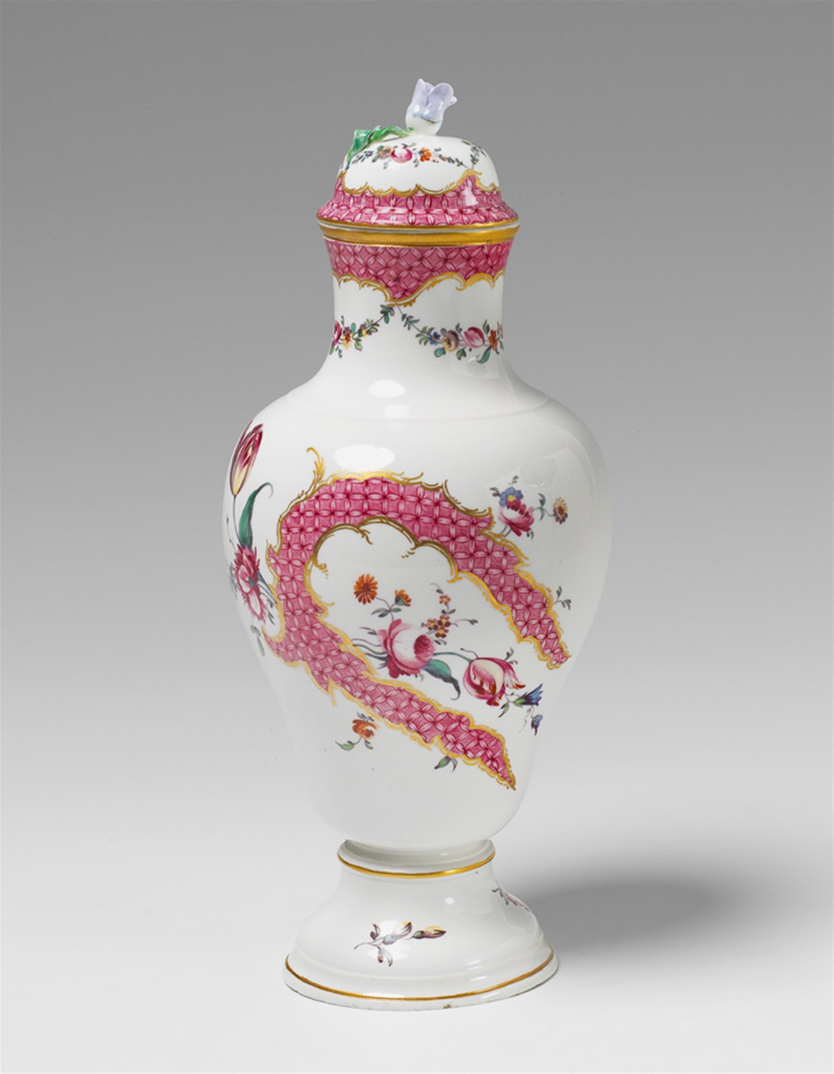 A Höchst porcelain vase and cover with faux-mosaic decor. - image-1