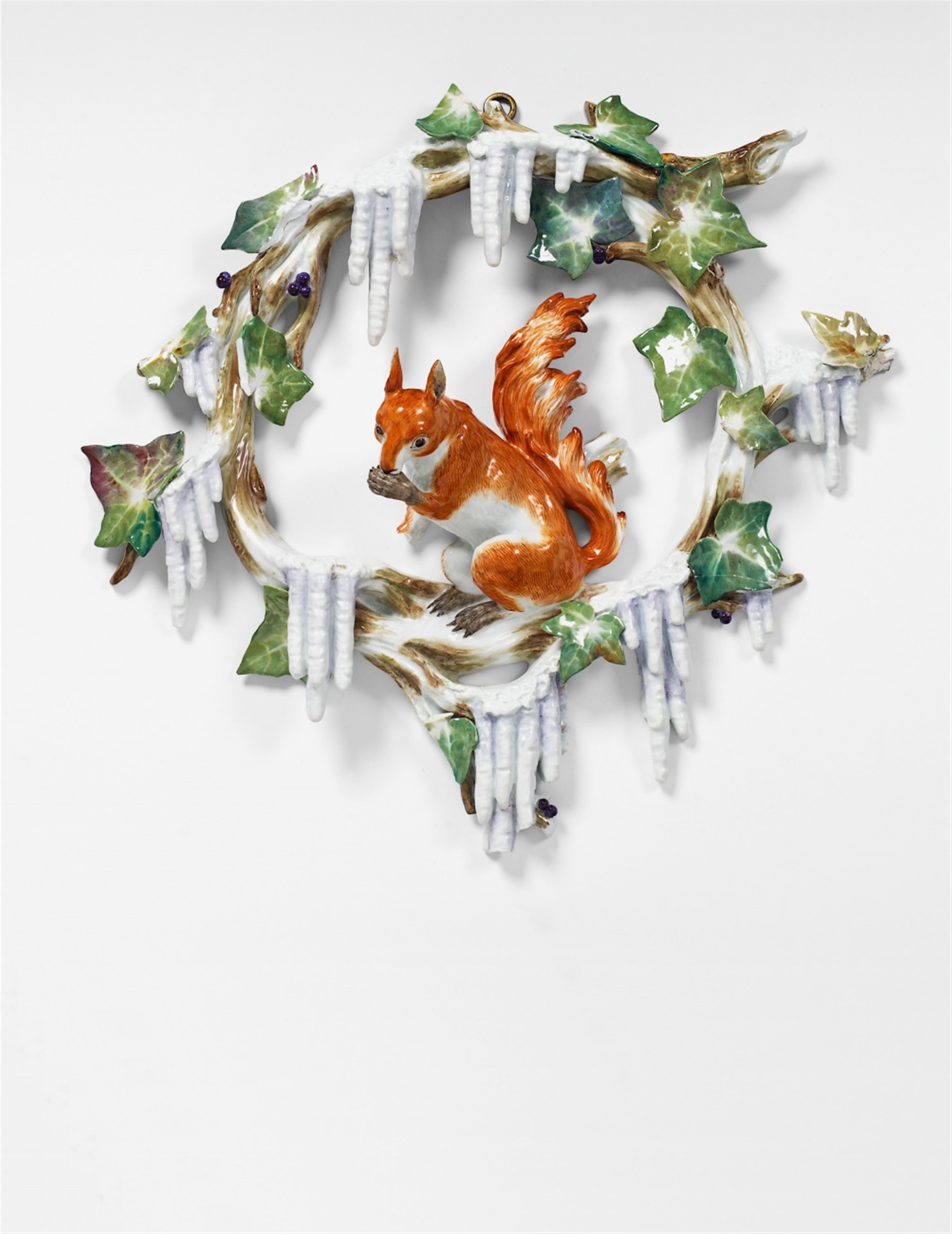 A Meissen porcelain ivy wreath with icicles and a squirrel. - image-1