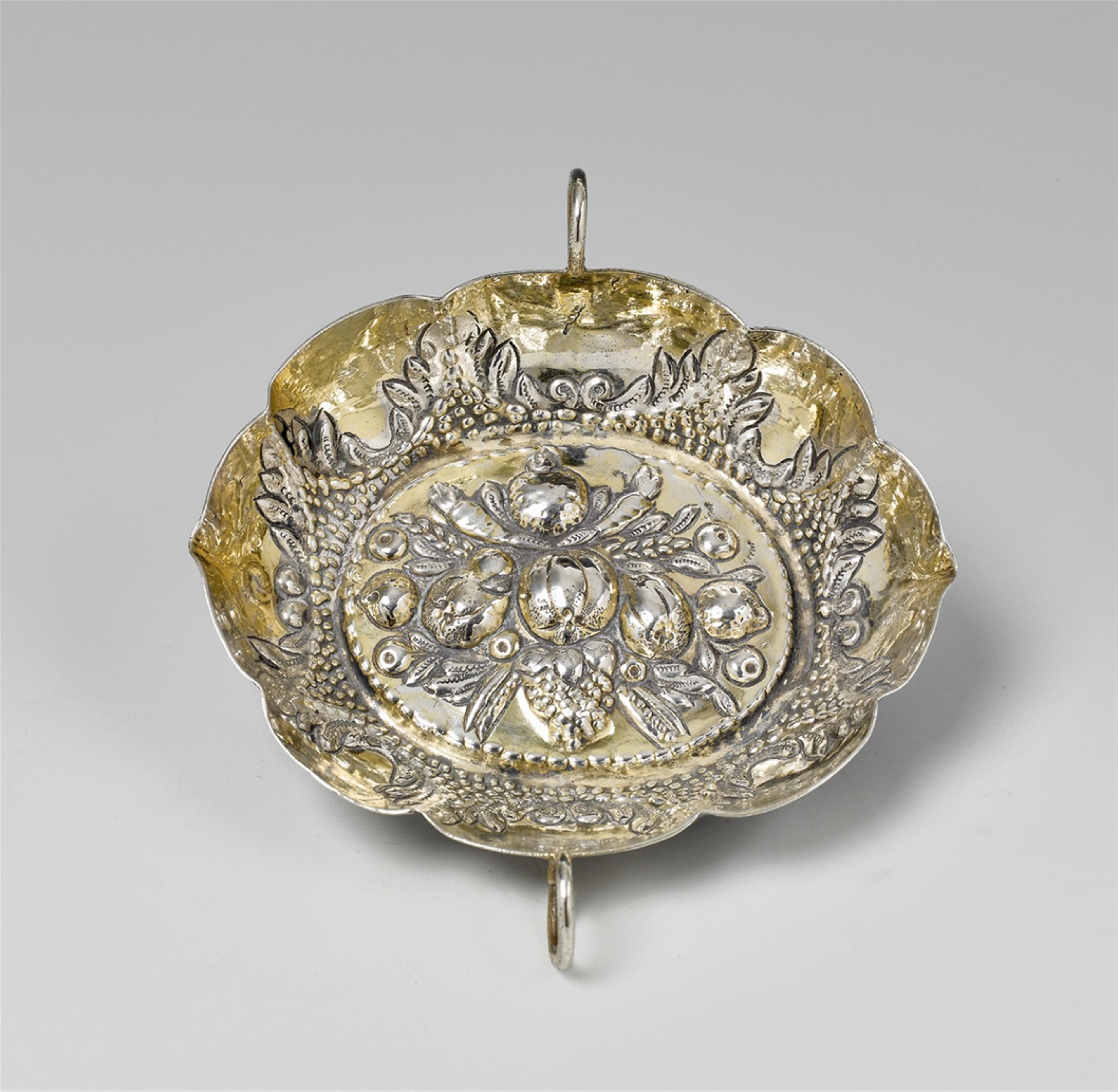 A small Augsburg partially gilt silver fruit bowl - image-1