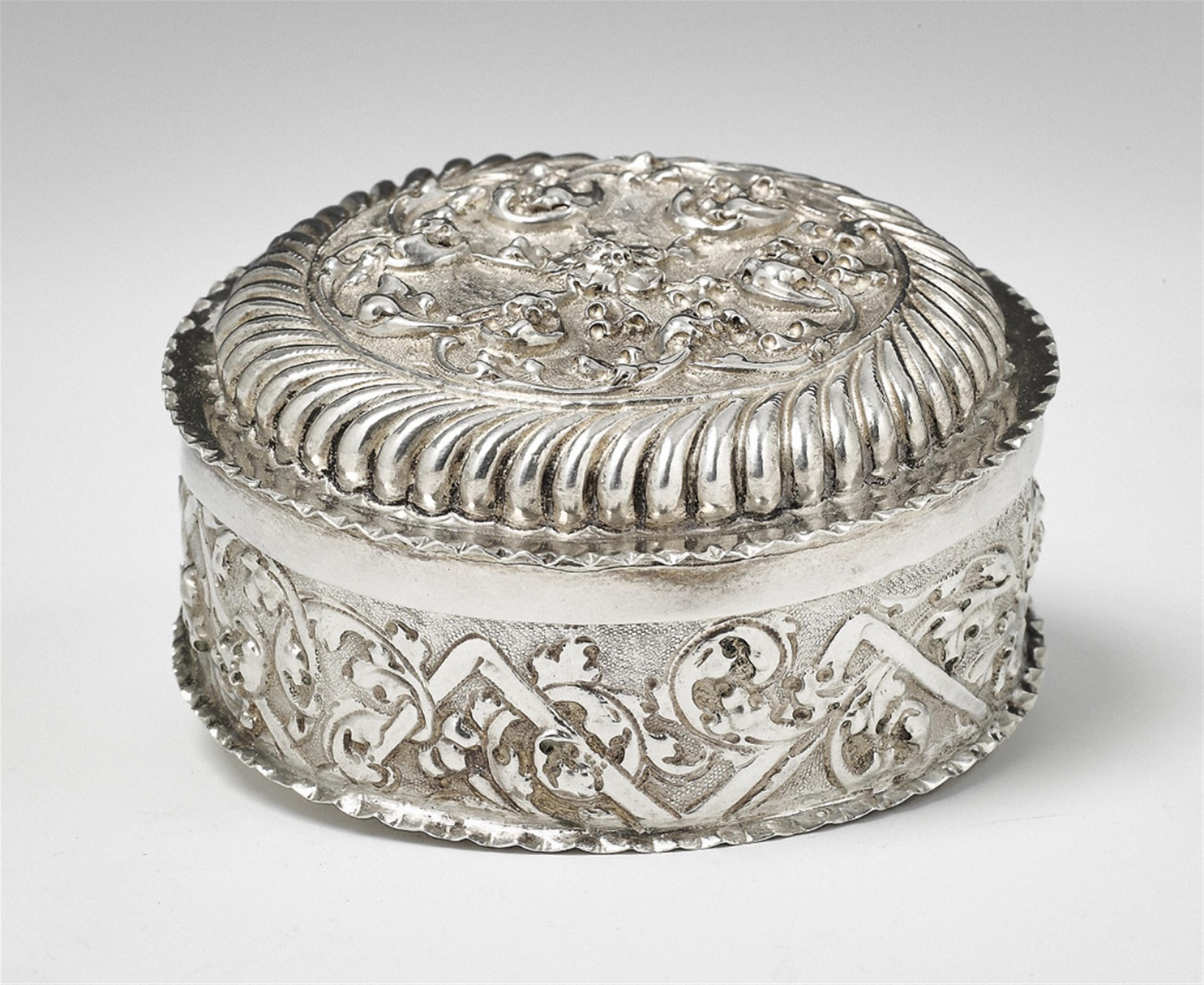 An Augsburg Baroque silver box - image-1