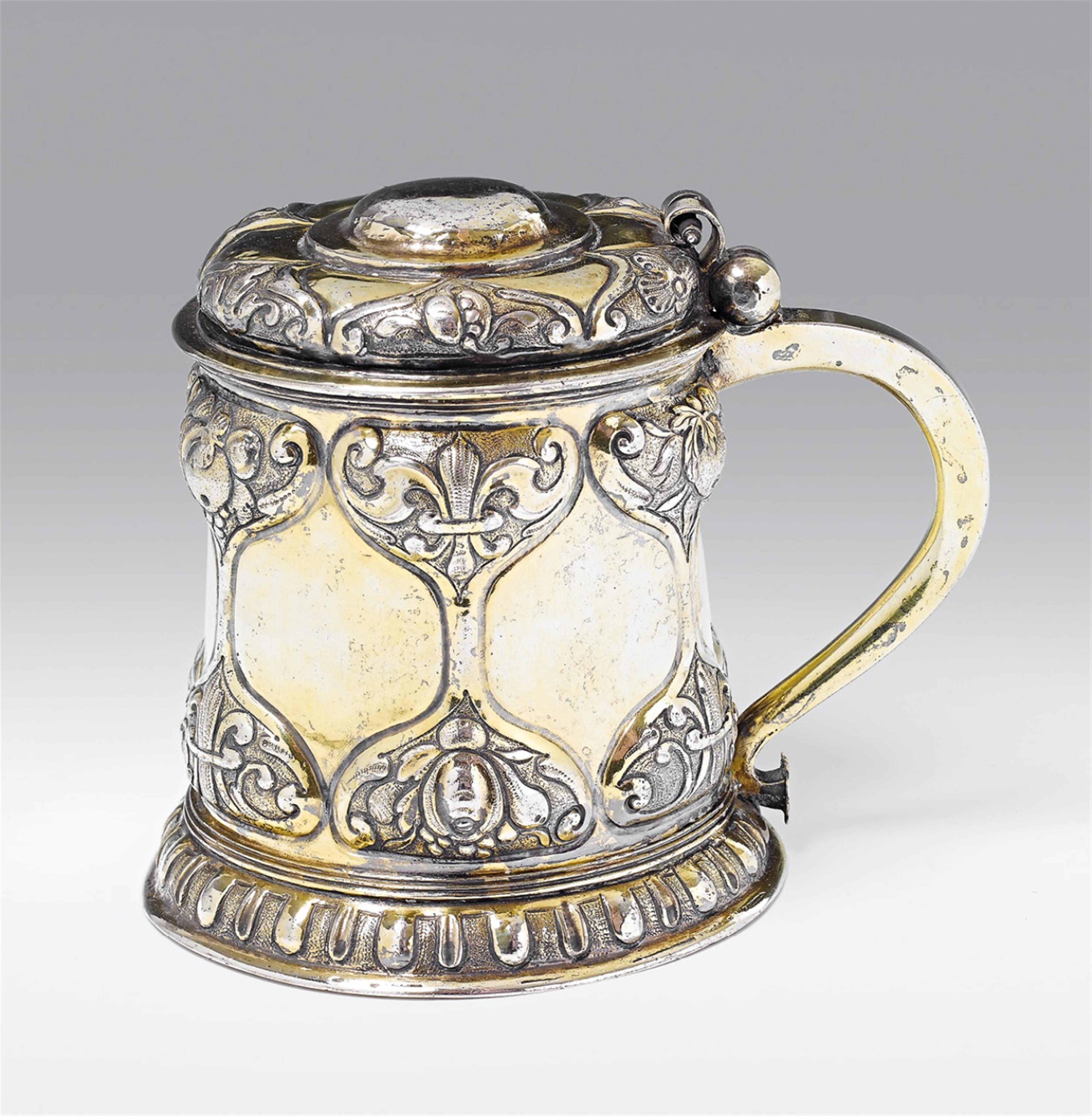A Dresden silver gilt tankard - image-1
