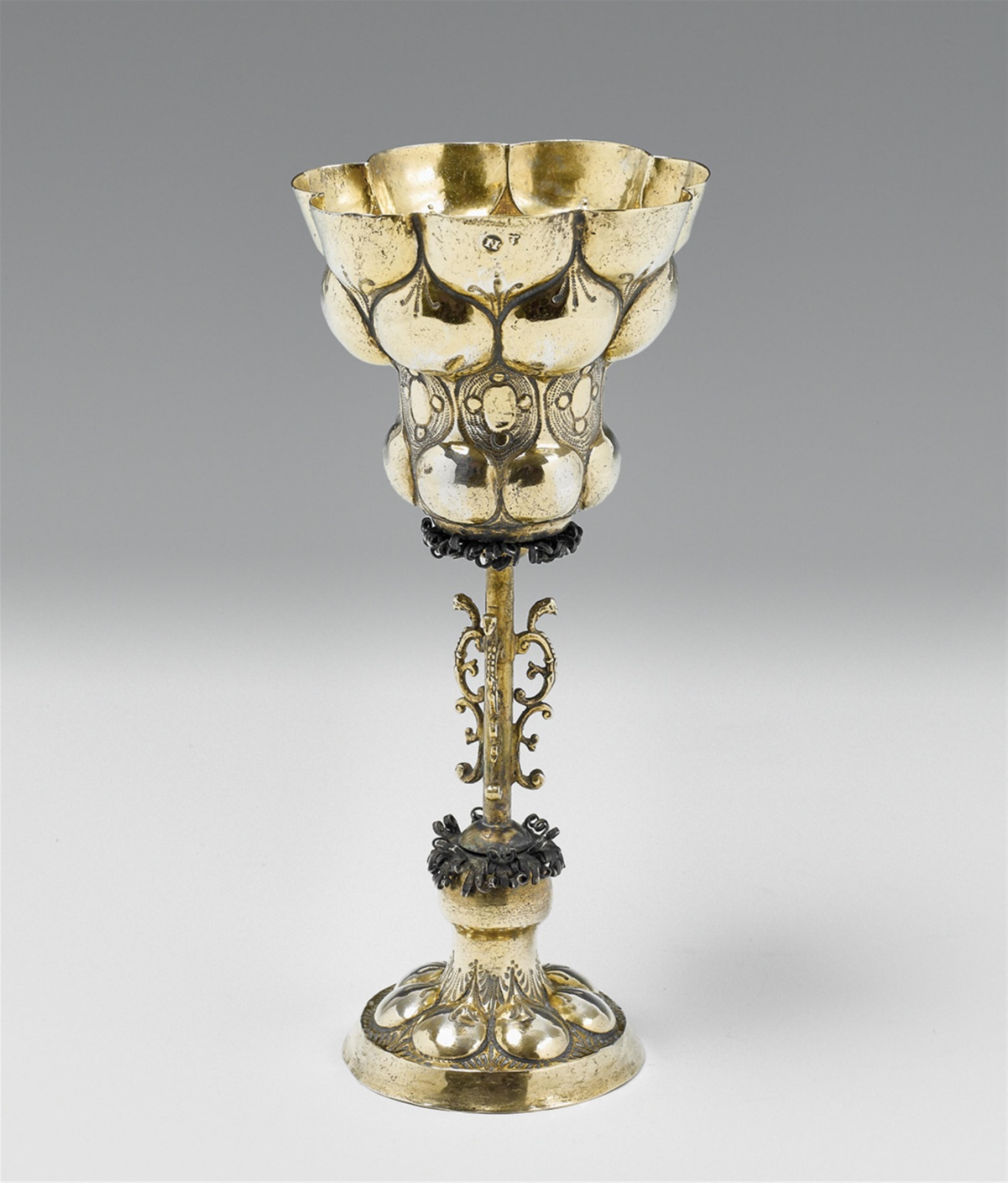 A small Nuremberg silver gilt columbine cup - image-1