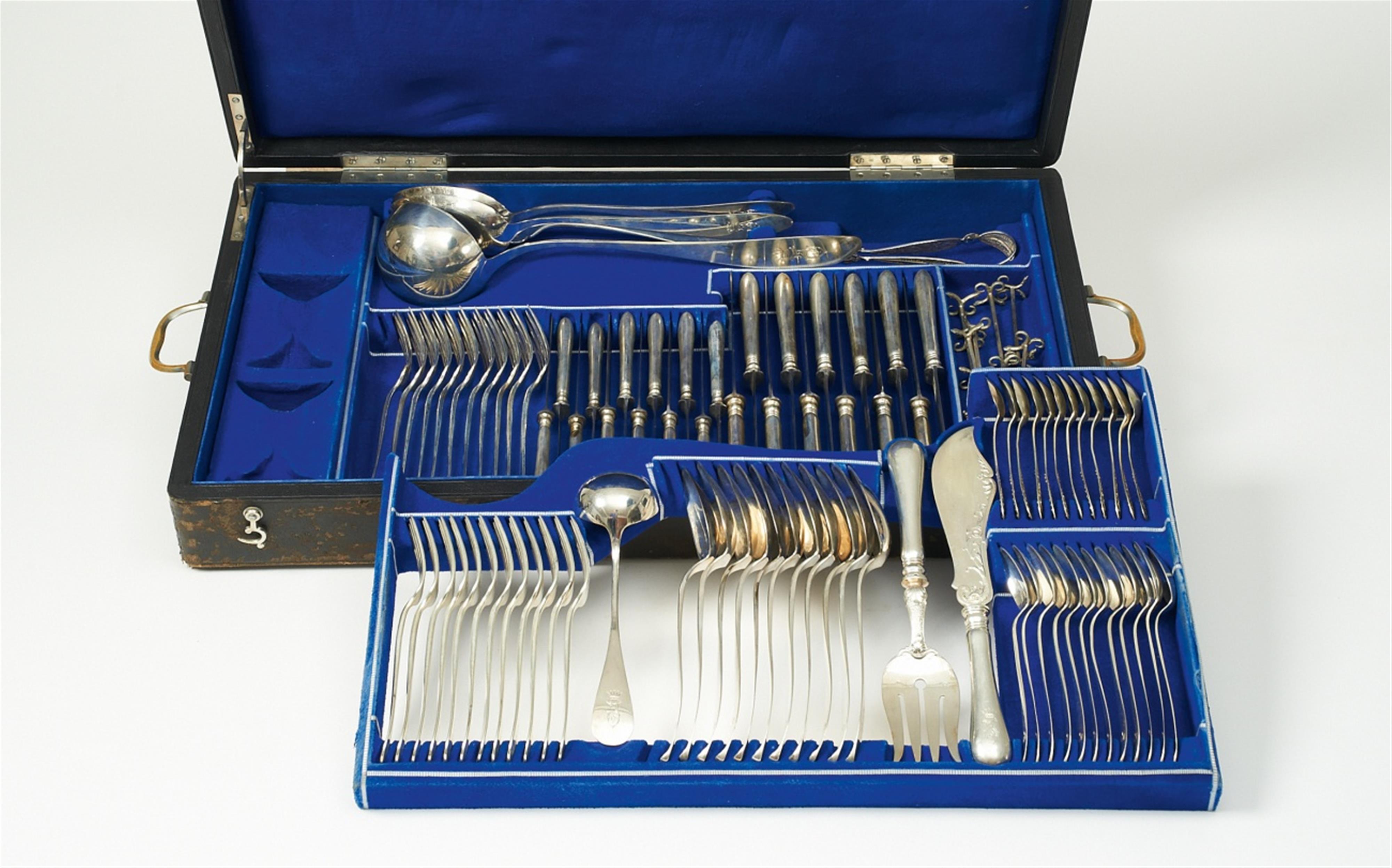 A Vienna silver cutlery set made for the Counts of Jenko - image-1