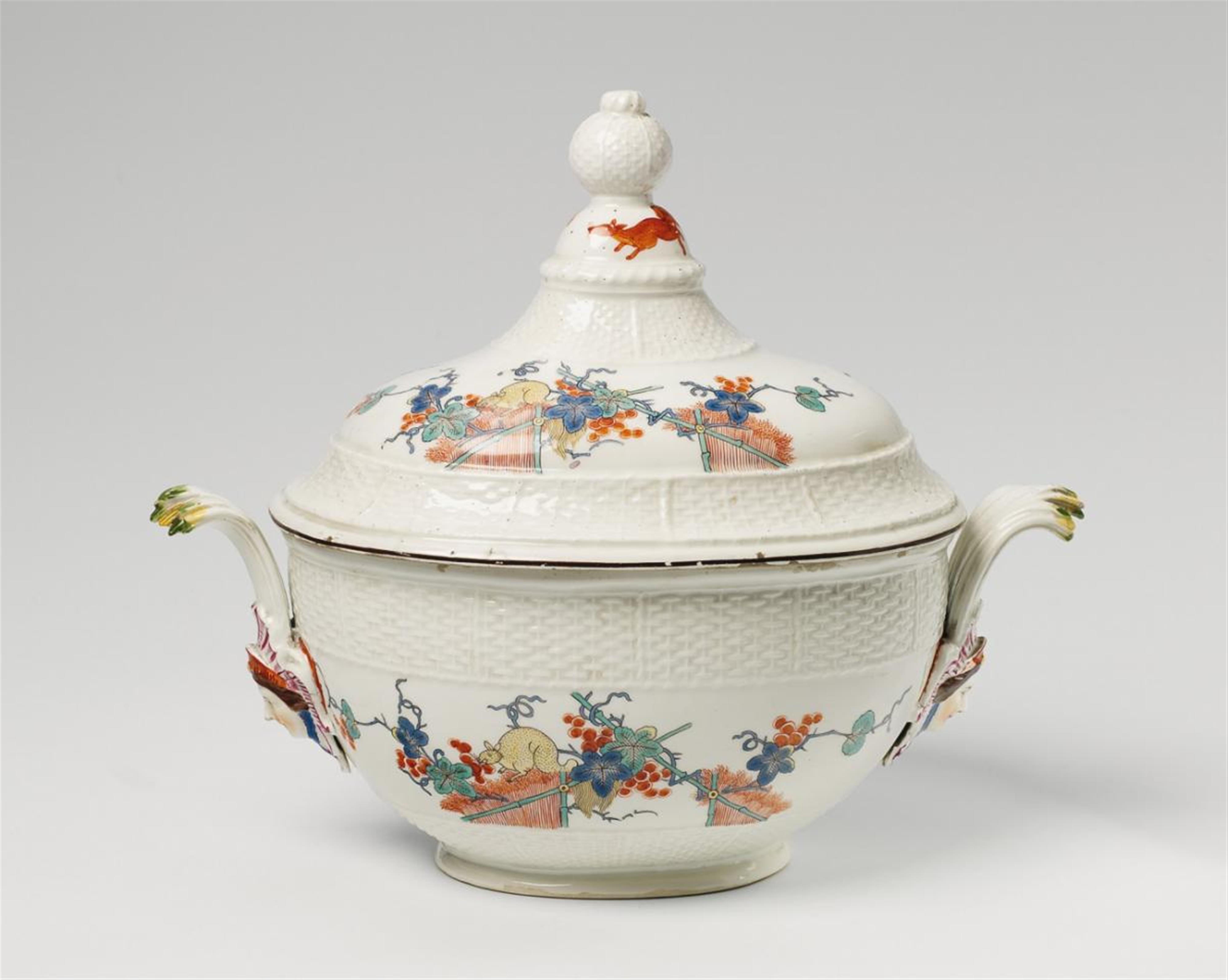 A Meissen porcelain tureen and cover with Kakiemon and ozier relief decor. - image-2