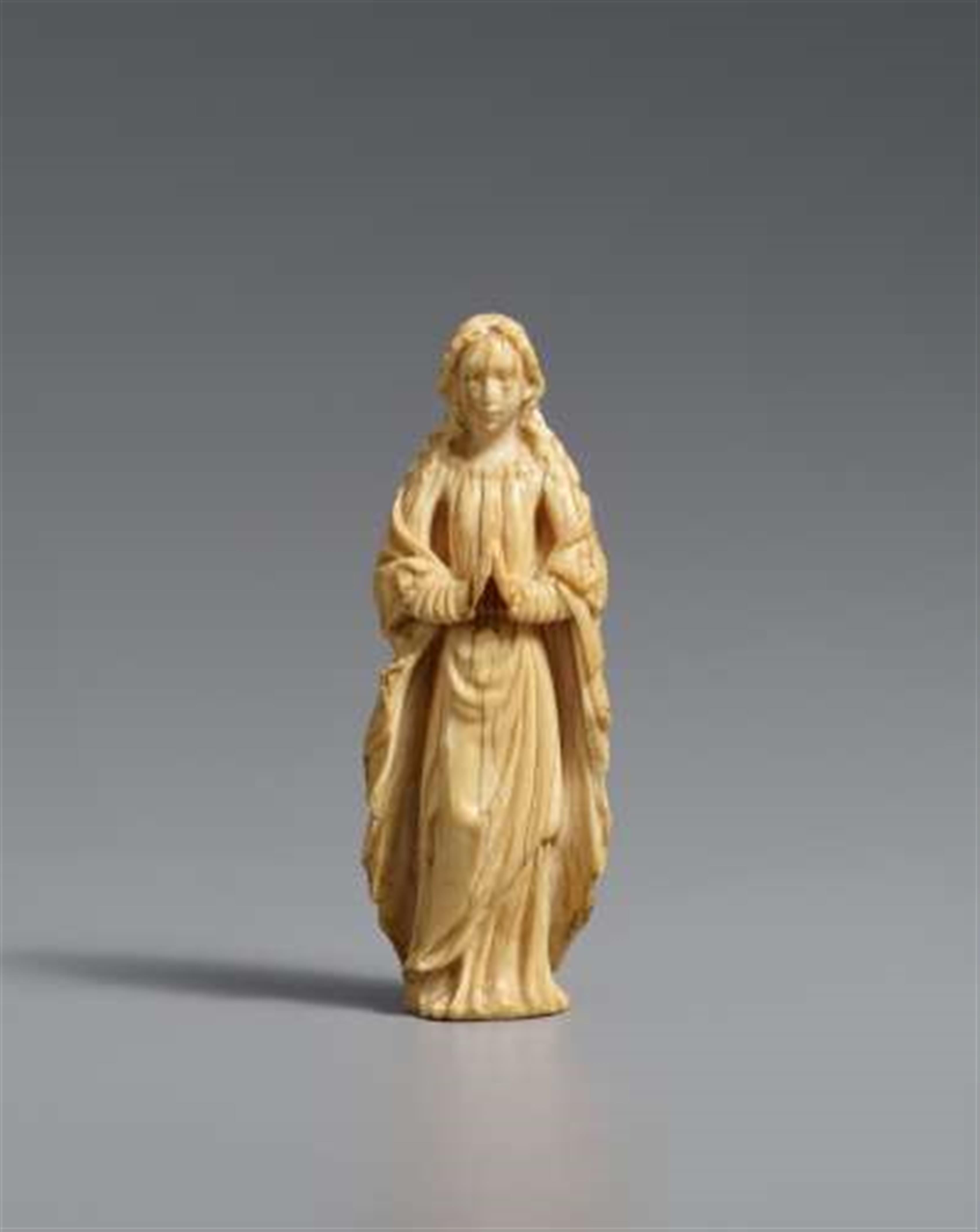 Goa 18th century - An 18th century Goan ivory figure of a praying saint. - image-1