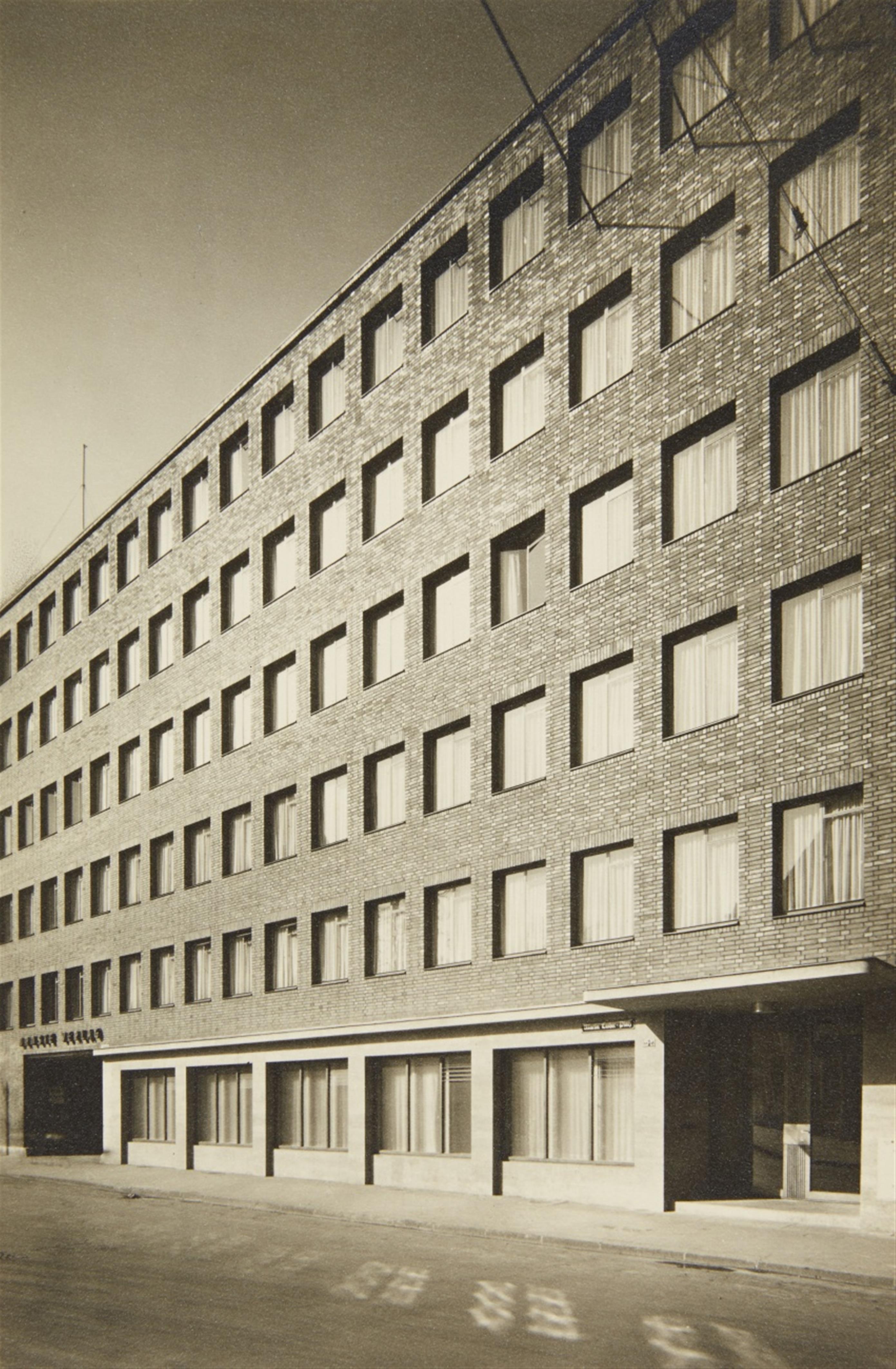 Hugo Schmölz - Pressehaus, Düsseldorf (Architekt Bernhard Pfau) - image-6