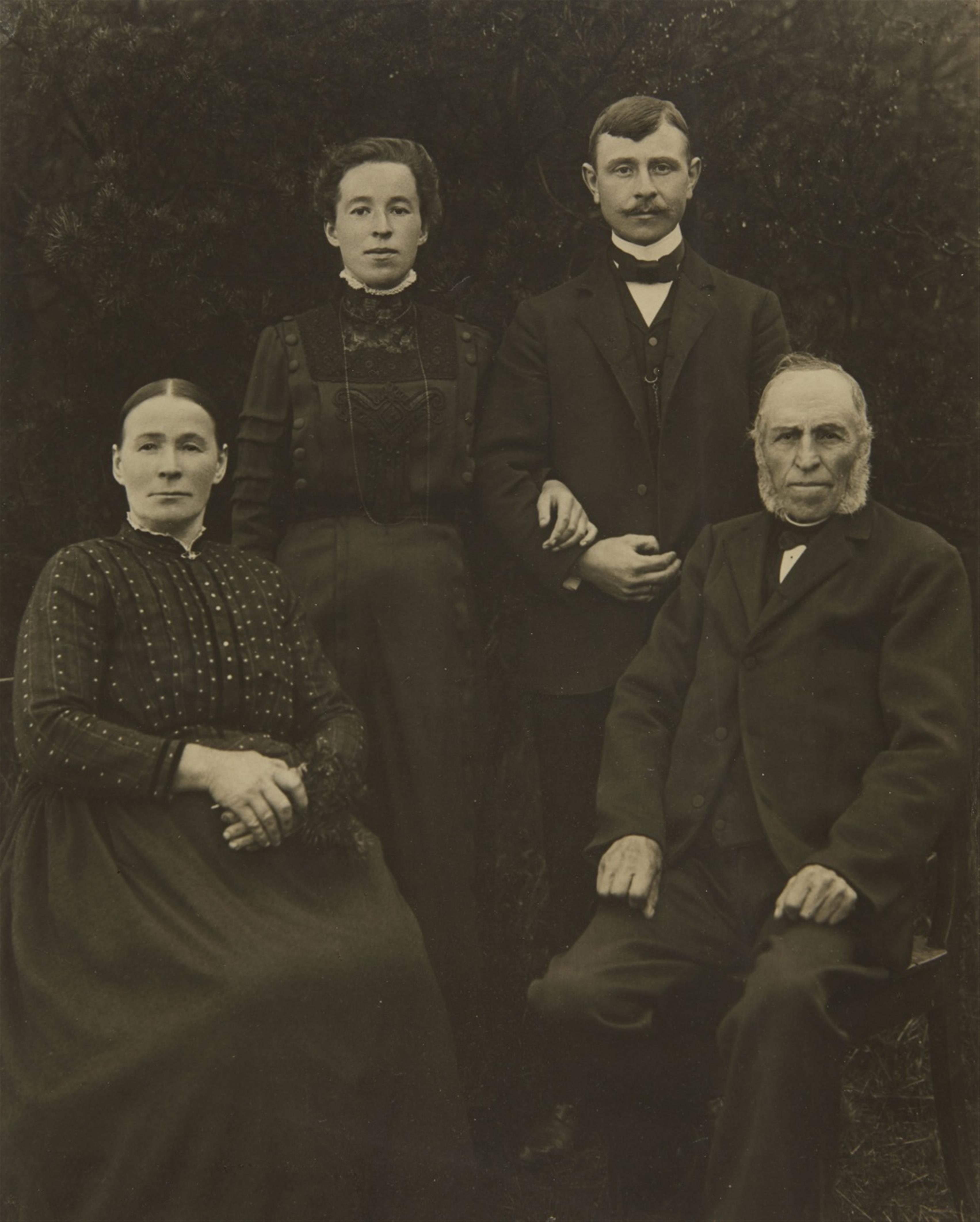 August Sander - Familie aus dem Westerwald (Family from Westerwald) - image-1