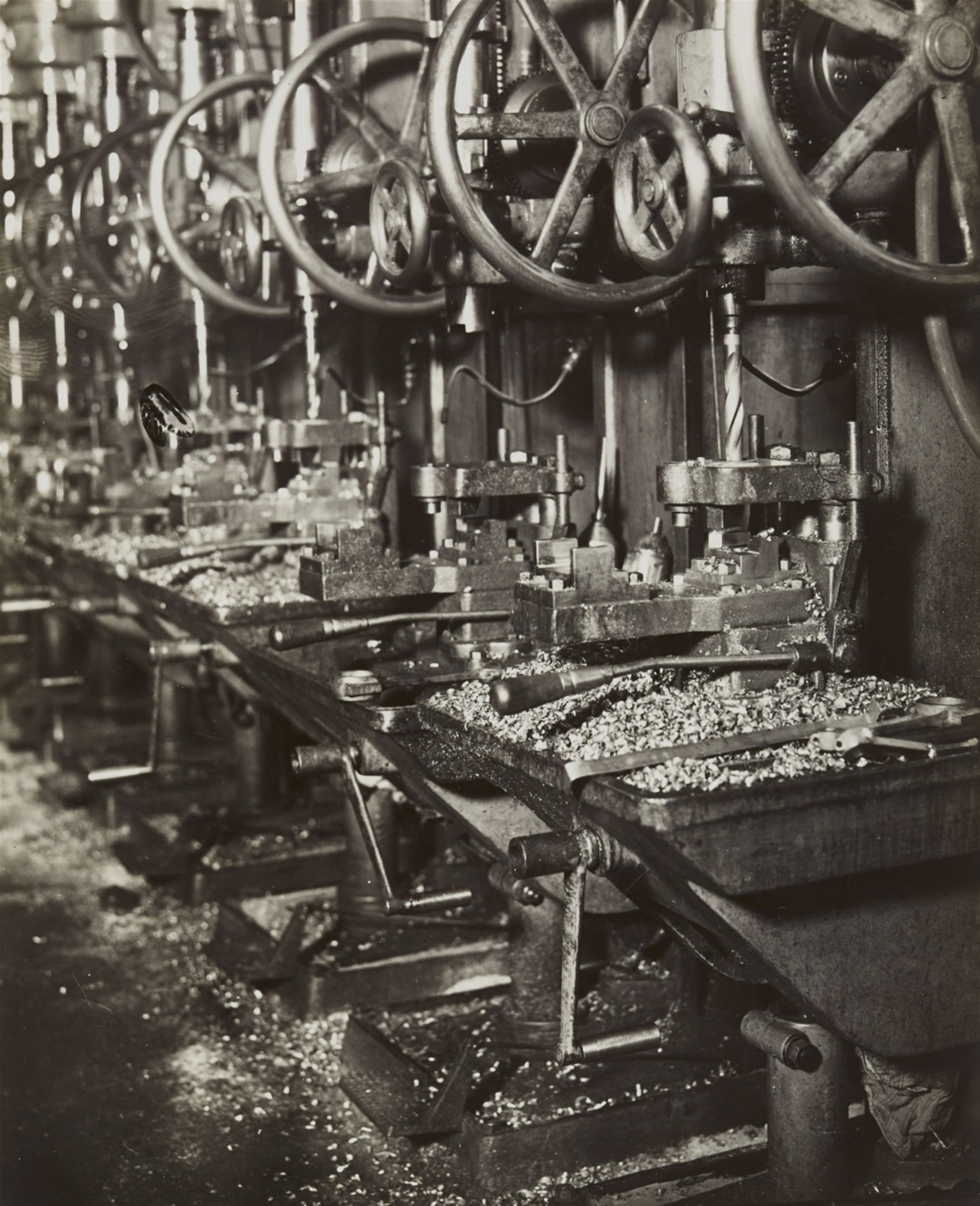 Germaine Krull - Bohrmaschinen (Drilling machines) - image-1