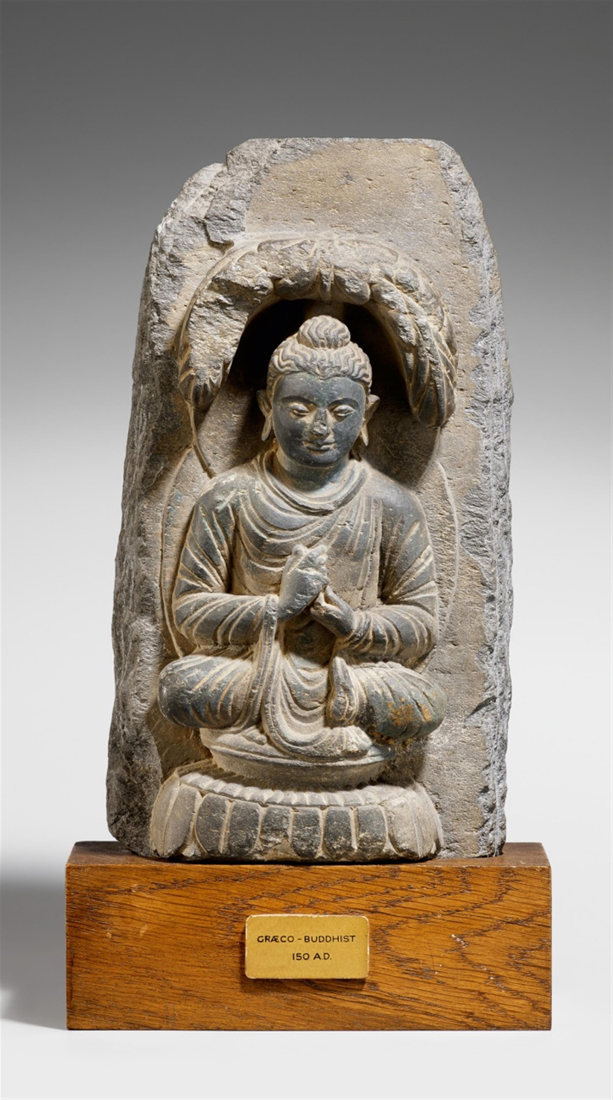 A small Gandhara stone stele of Buddha. 2nd/3rd century - image-1