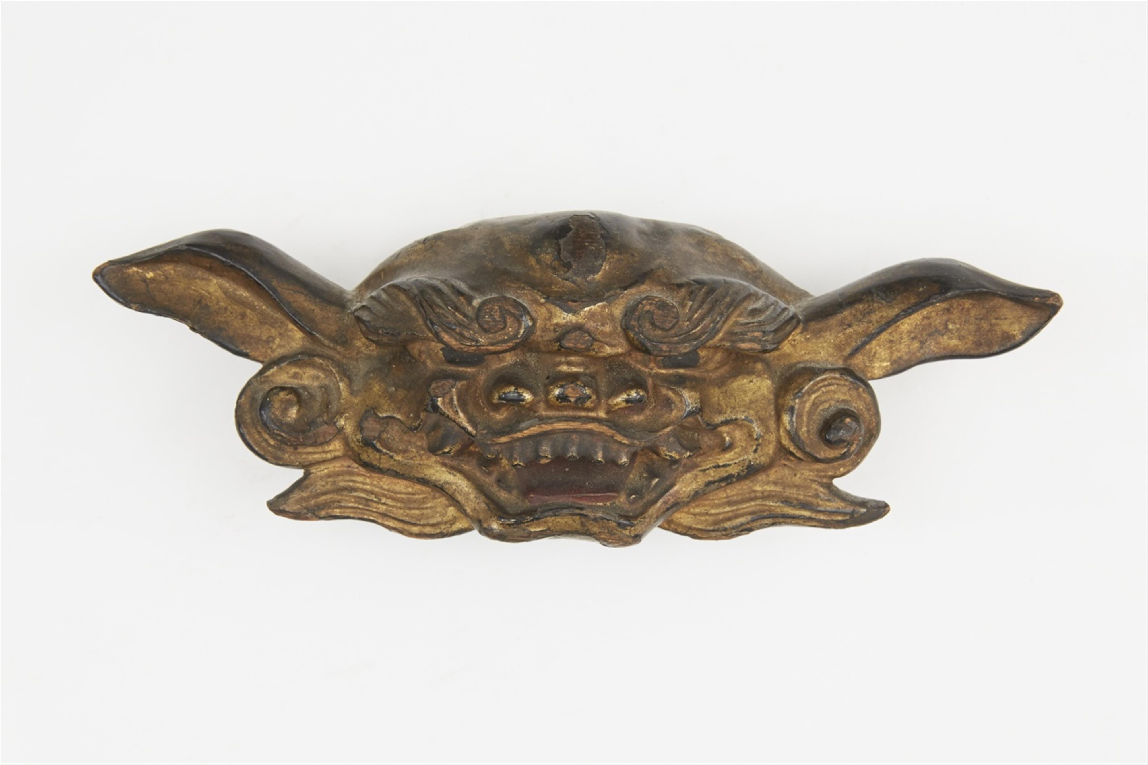 A gilded and lacquered wood maidate. Edo period - image-1