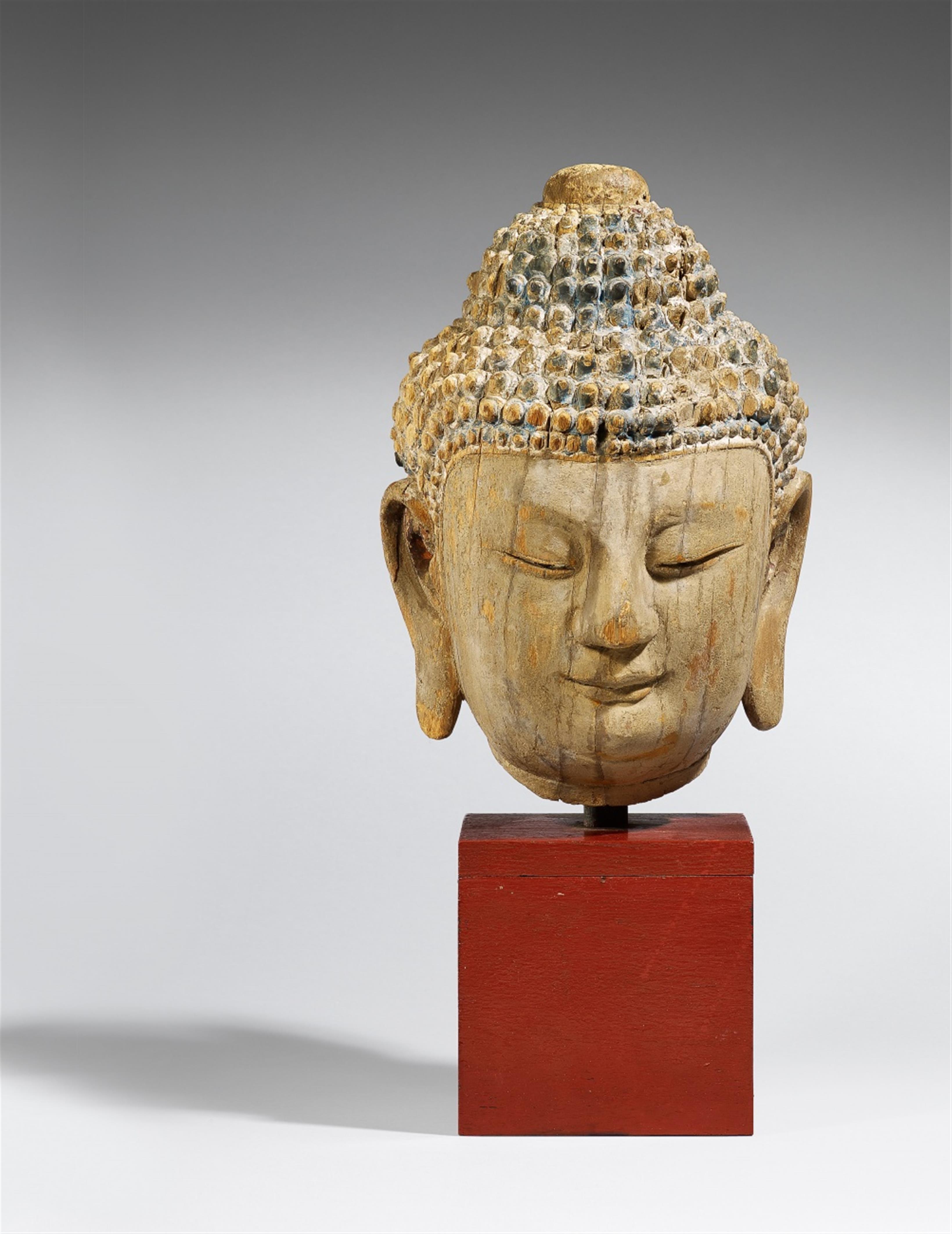 A wood head of a Buddha. Ming dynasty - image-1