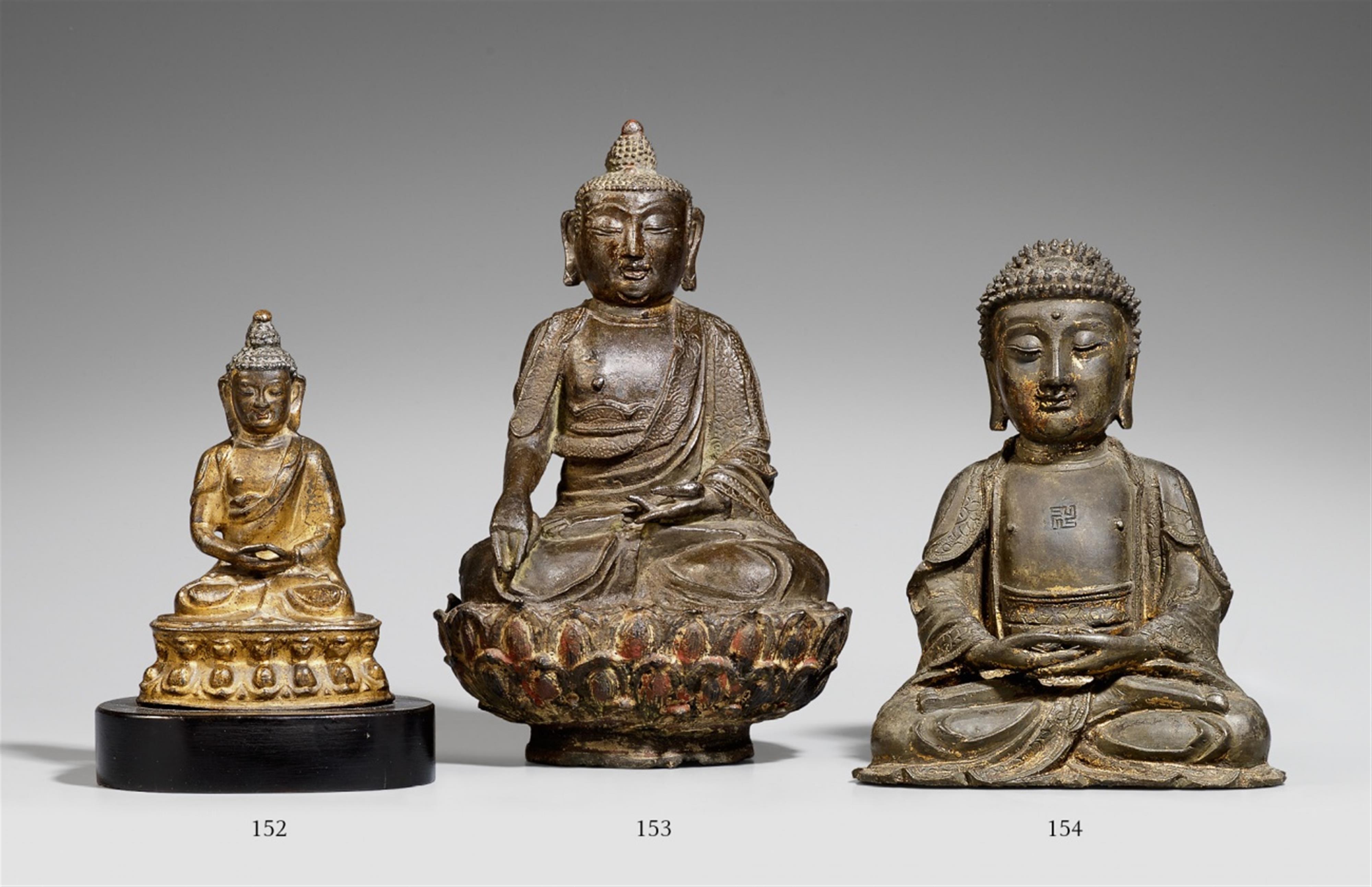 Budha. Bronze, Lack und Vergoldung. Ming-Zeit - image-1