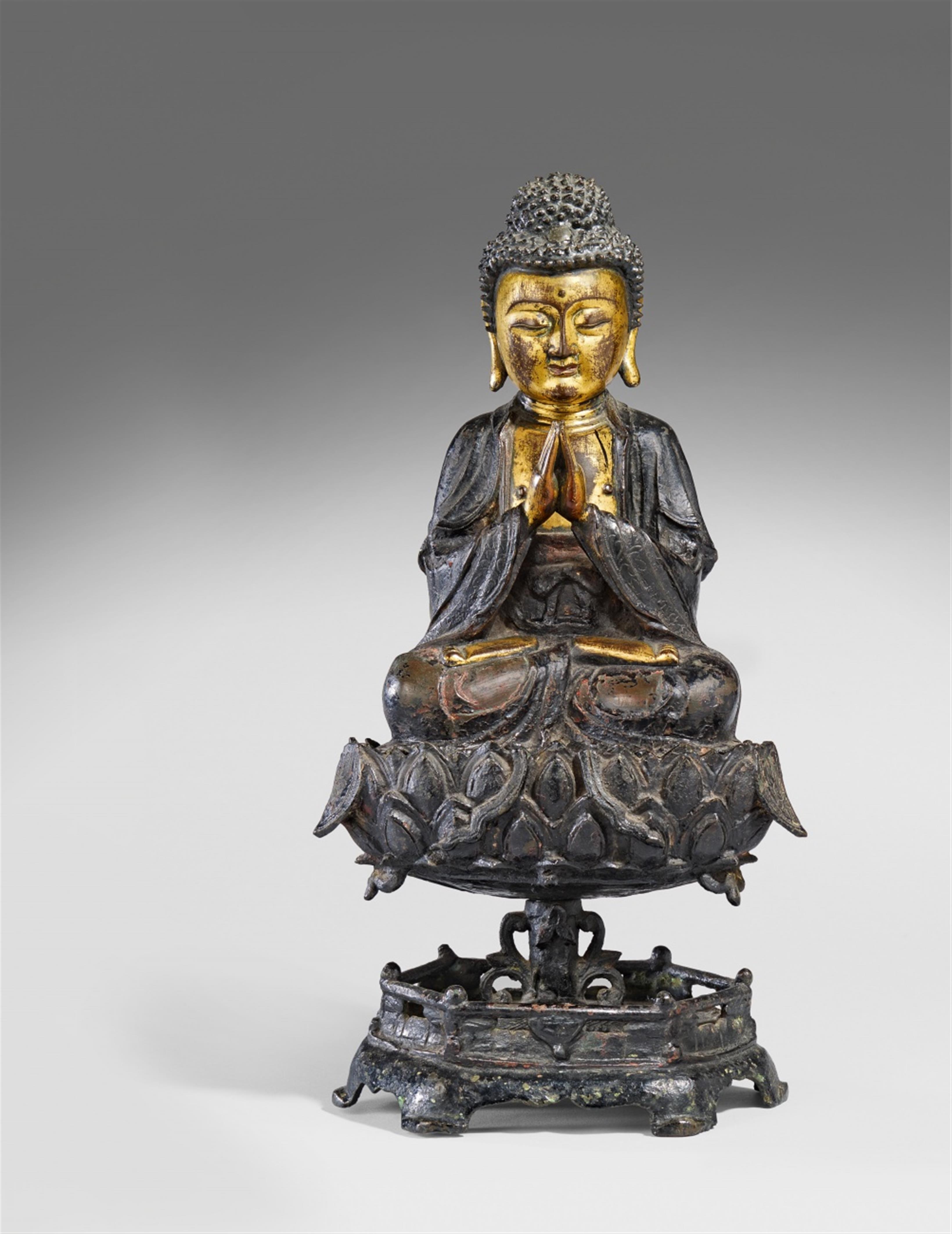 A bronze figure of a Buddha. 17th century - image-1