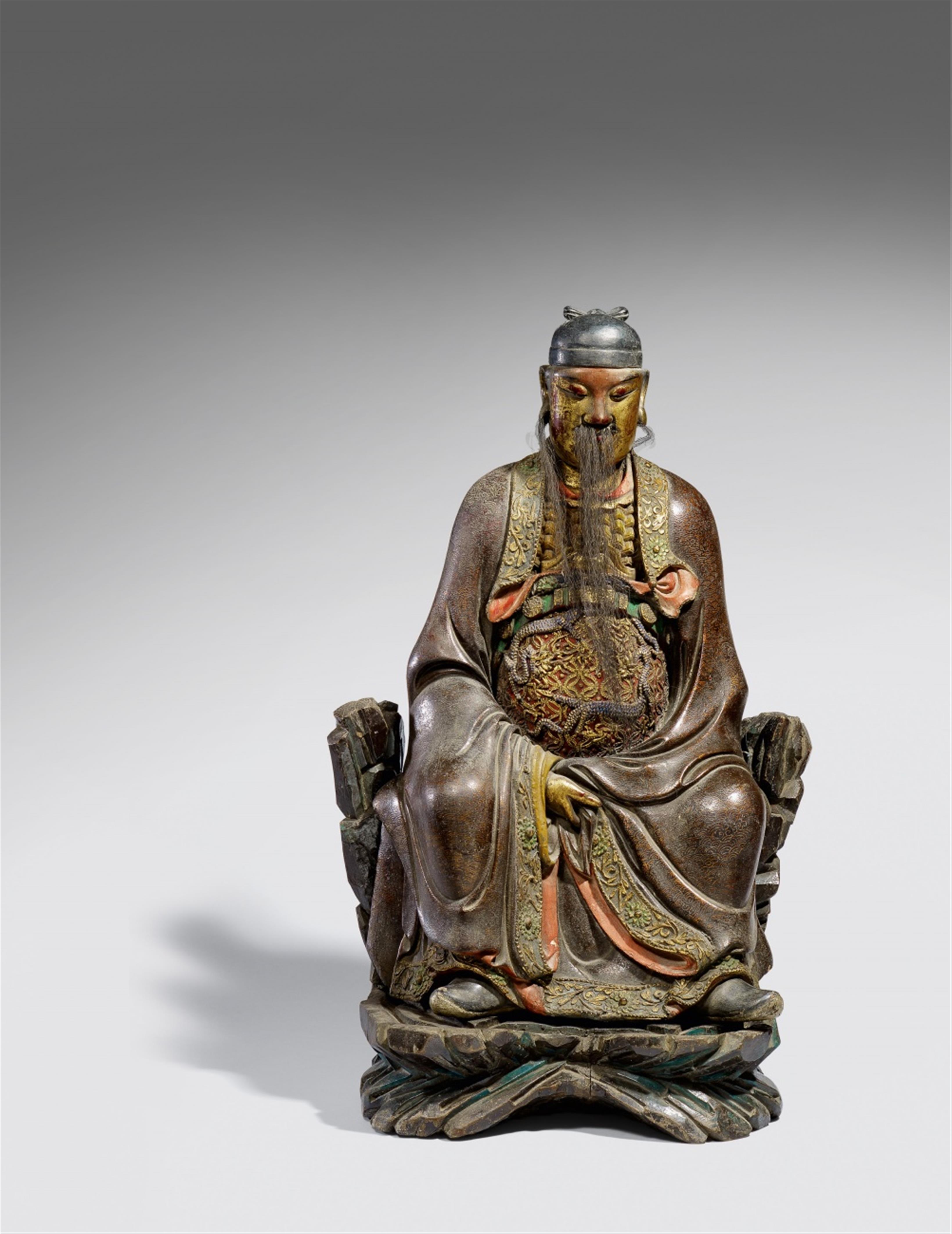 A polychromed and lacquered wood figure of Guandi. Ming period, probably Wanli period - image-1