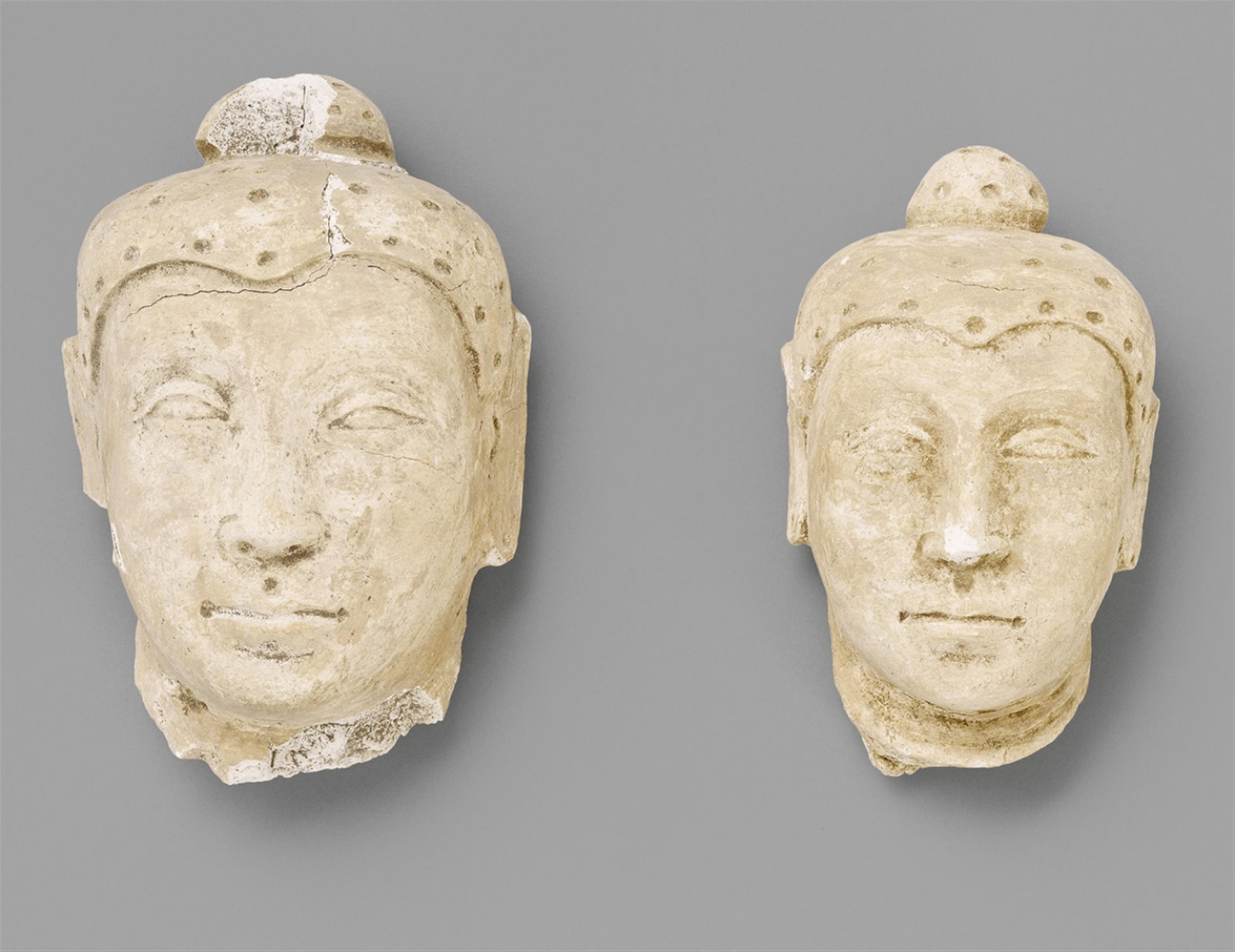 Two Hadda stucco Buddha heads. 3rd/5th century - image-1