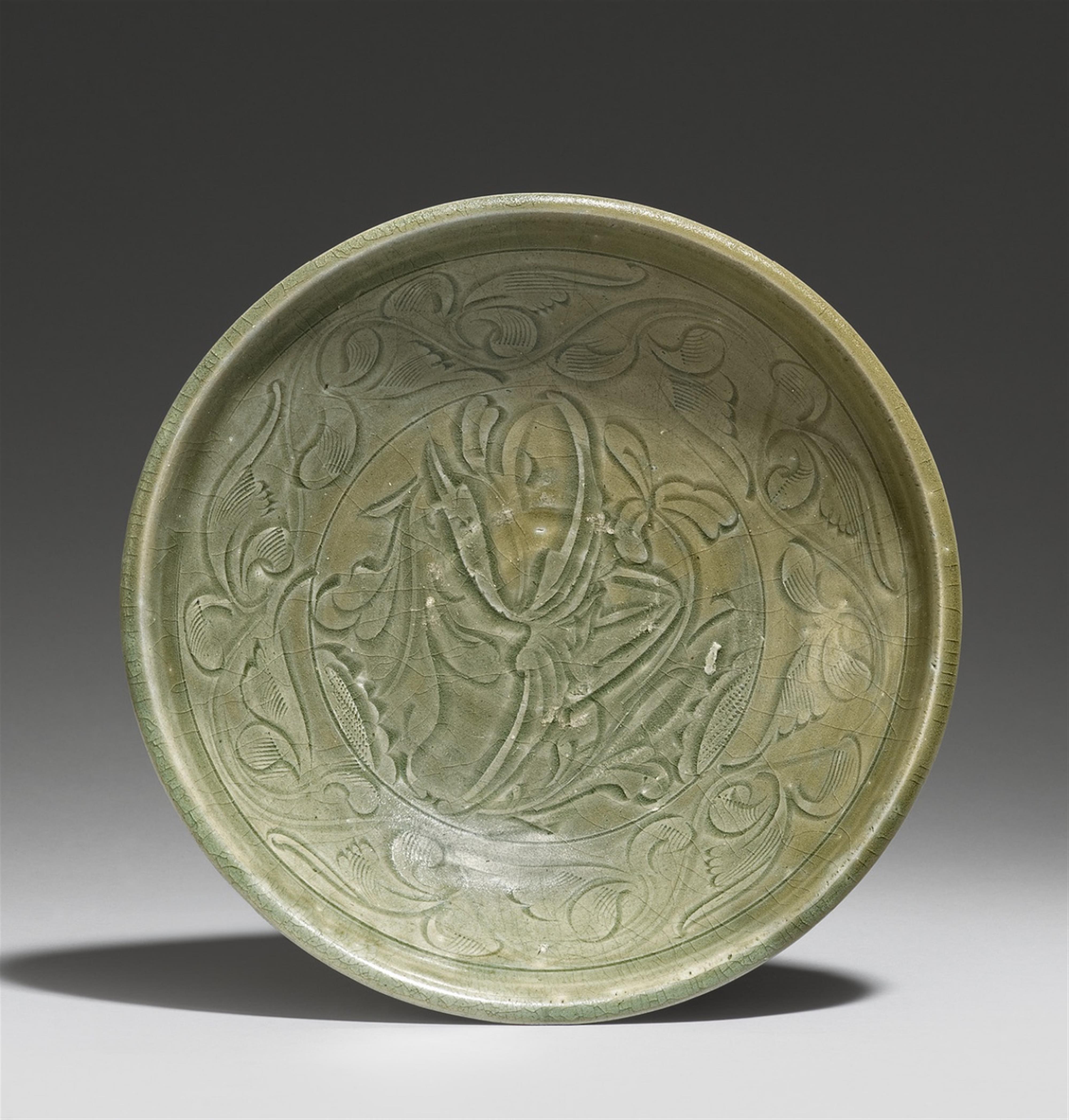 Seladon-Schale mit Lotosdekor. Fujian. Yuan-Zeit (1279-1368) - image-1