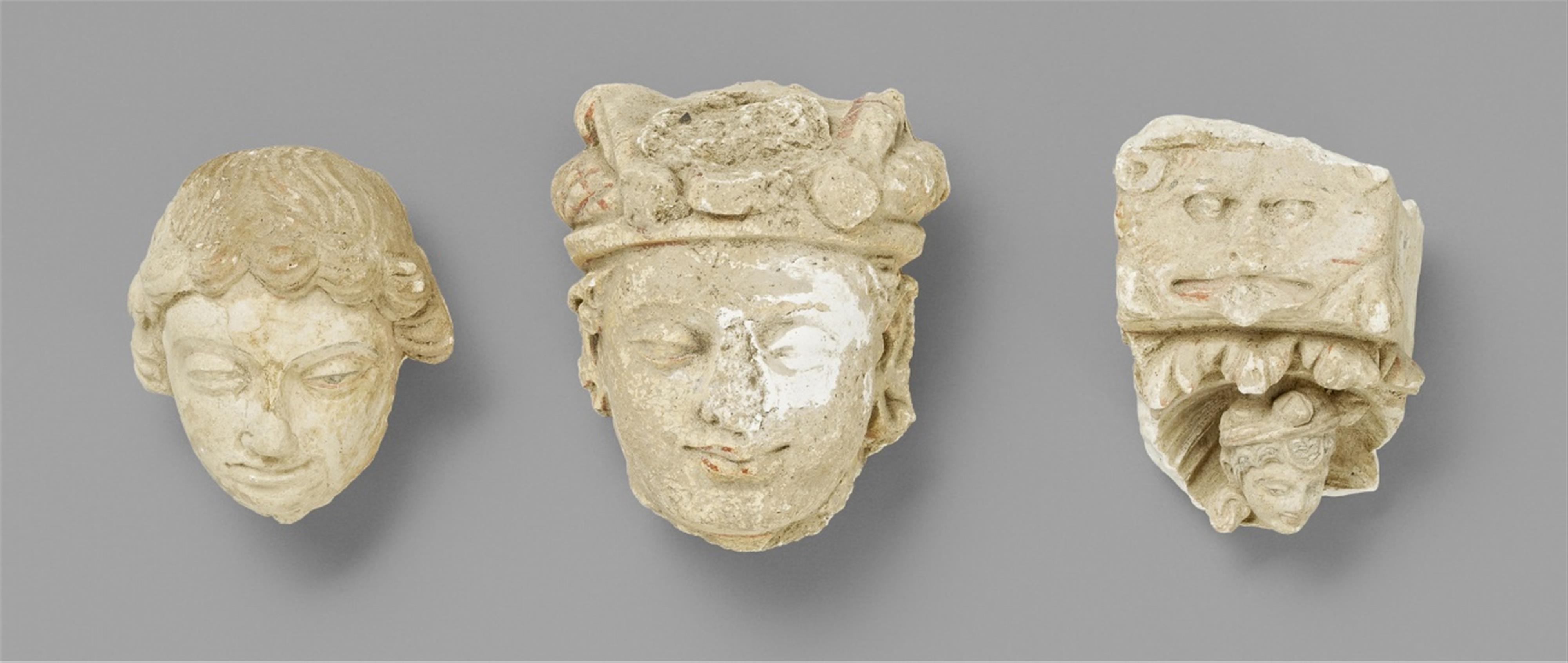 Three Hadda stucco Bodhisattva heads. 3rd/5th century - image-1