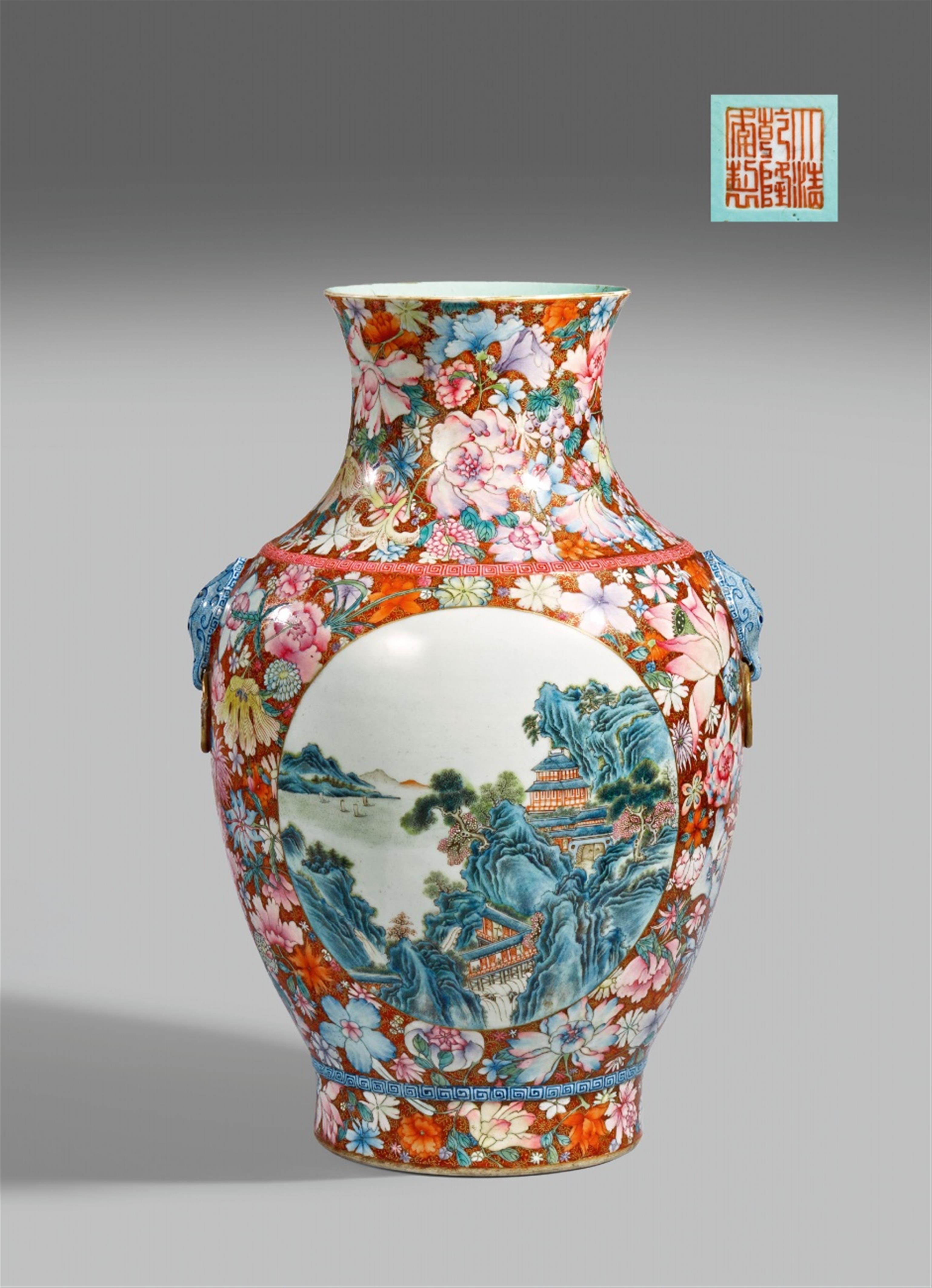 Famille rose-Vase mit mille fleurs-Dekor. 20. Jh. - image-1