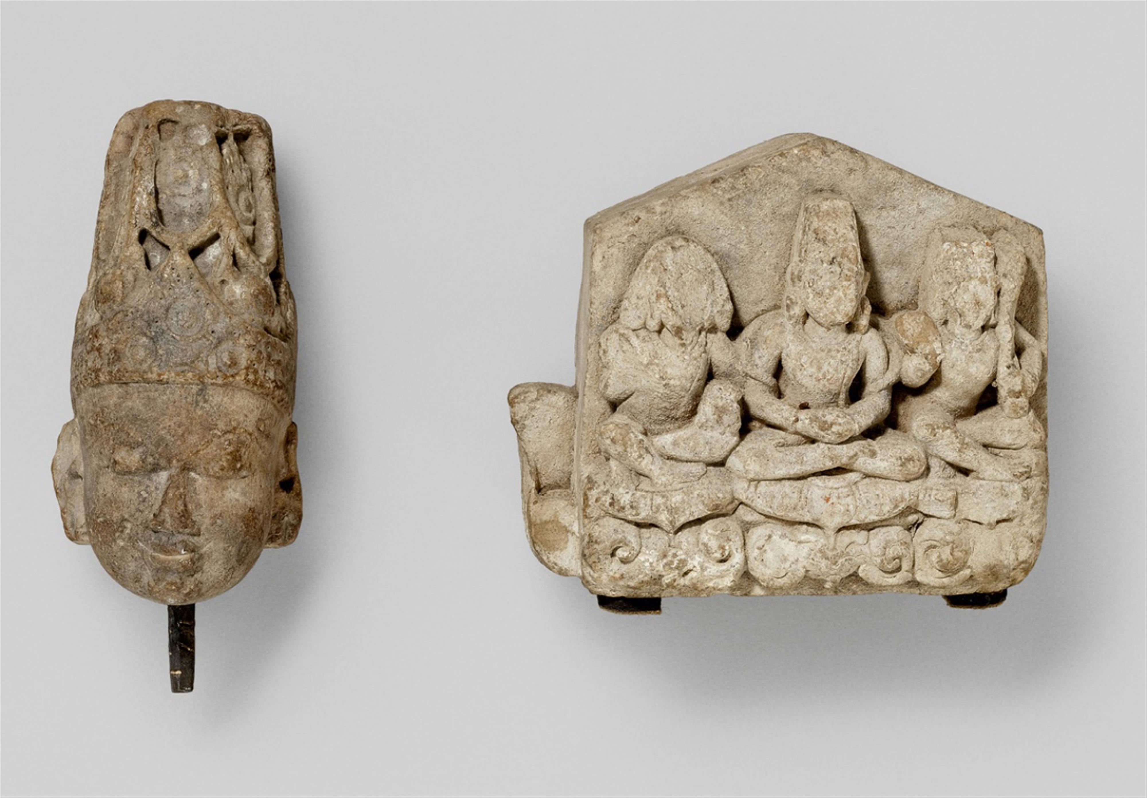 Kopf einer Gottheit, wahrscheinlich Vishnu. Stein. Zentral-Indien. Wohl 10./12. Jh. - image-1