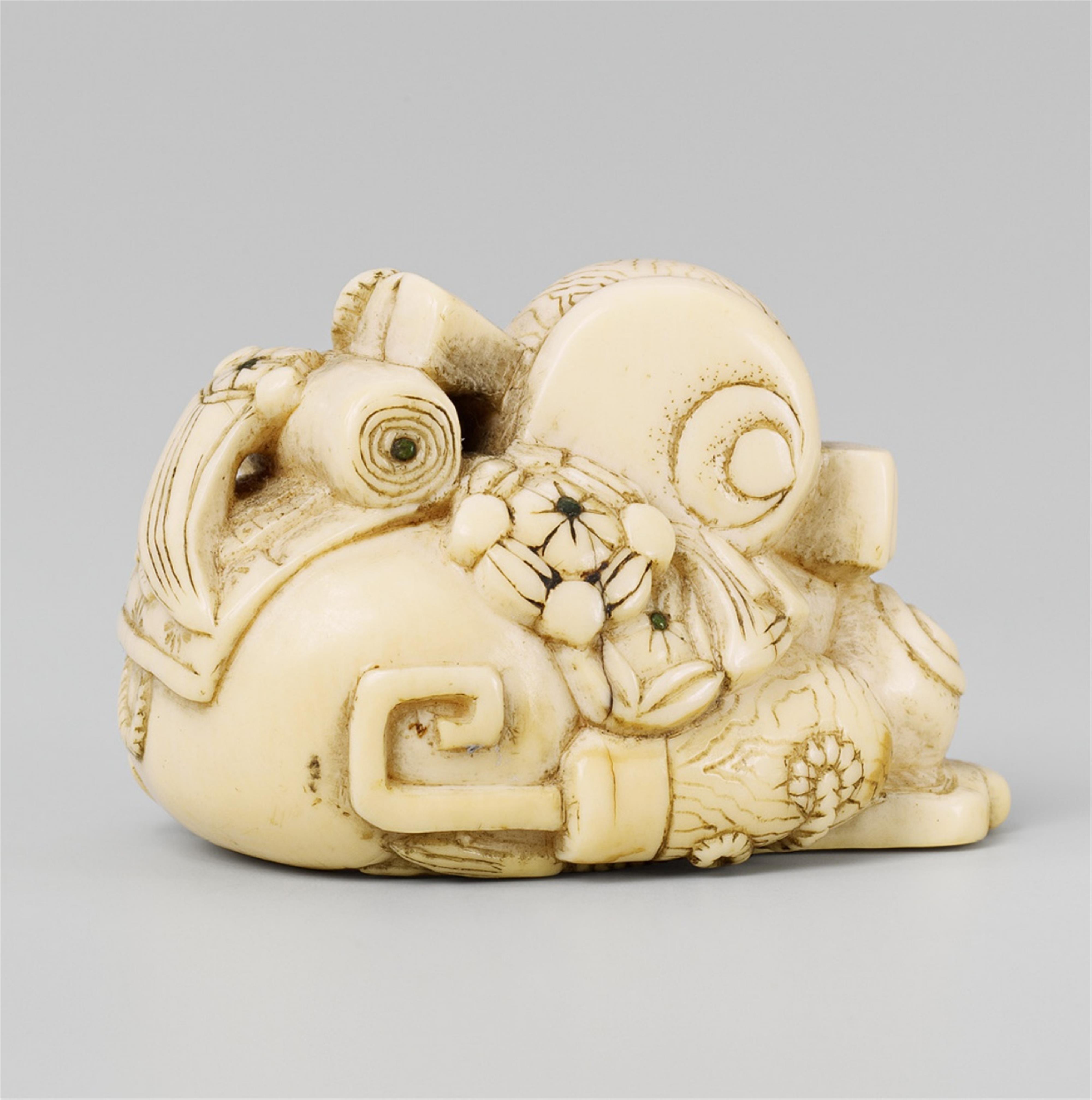 An ivory netsuke of a group of takaramono, by Shômin. Mid-19th century - image-1